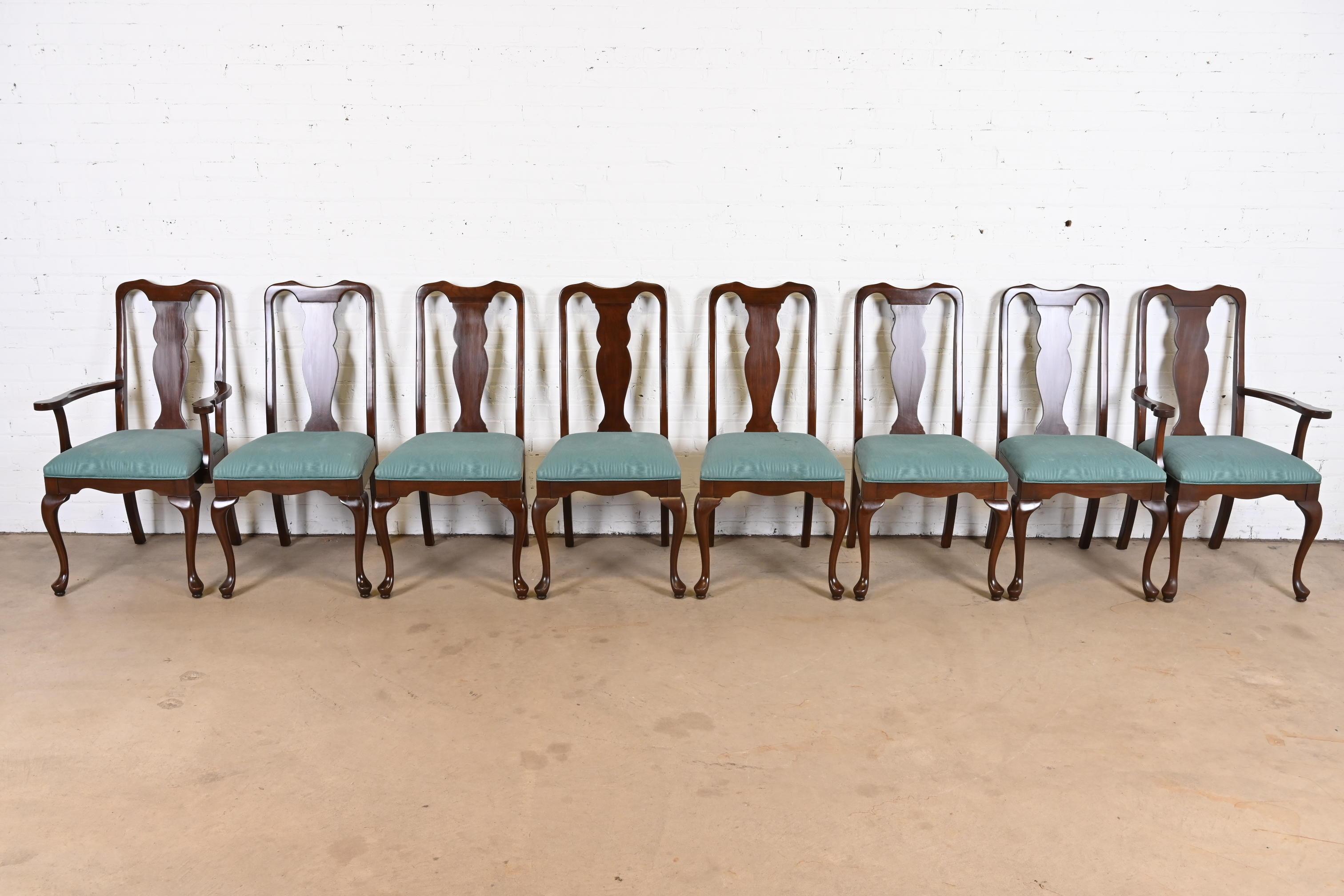 Harden Queen Anne Solid Cherry Wood Dining Chairs, Set of Eight In Good Condition In South Bend, IN