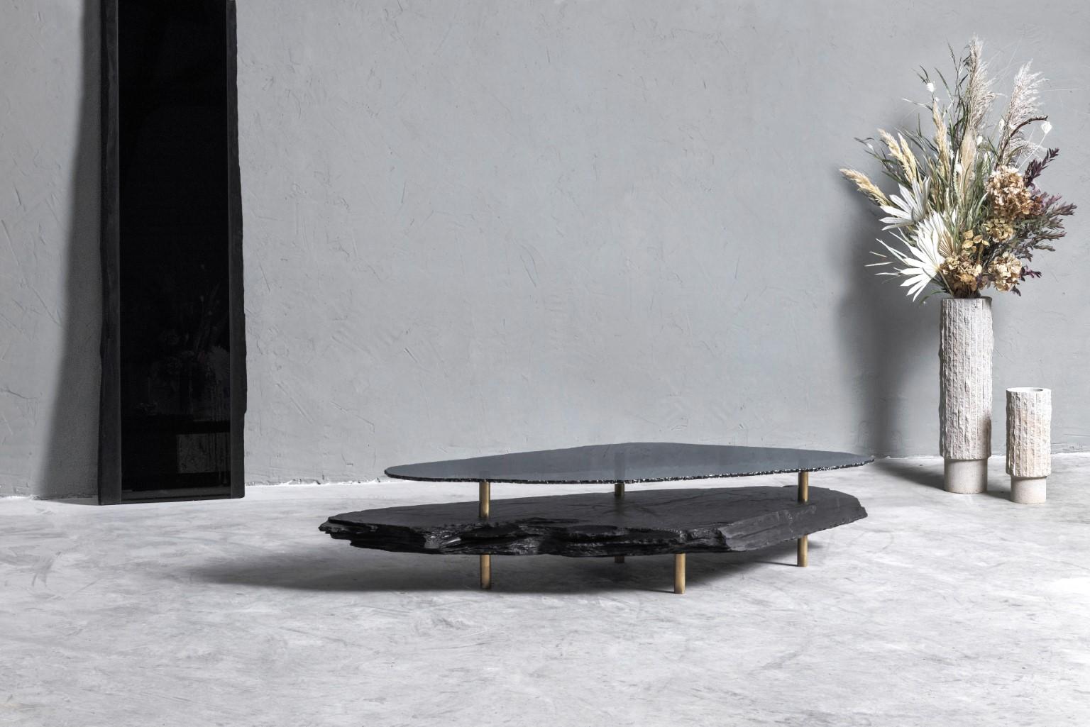 Unique slate sculpted coffee table by Frederic Saulou
Hardie 
Coffee table
Black slate, grey smocked mirror
Measures: L 195 x W 80 x H 34 cm, approximately 500 kg
Unique piece: 1 / 1 
Signed and numbered.

