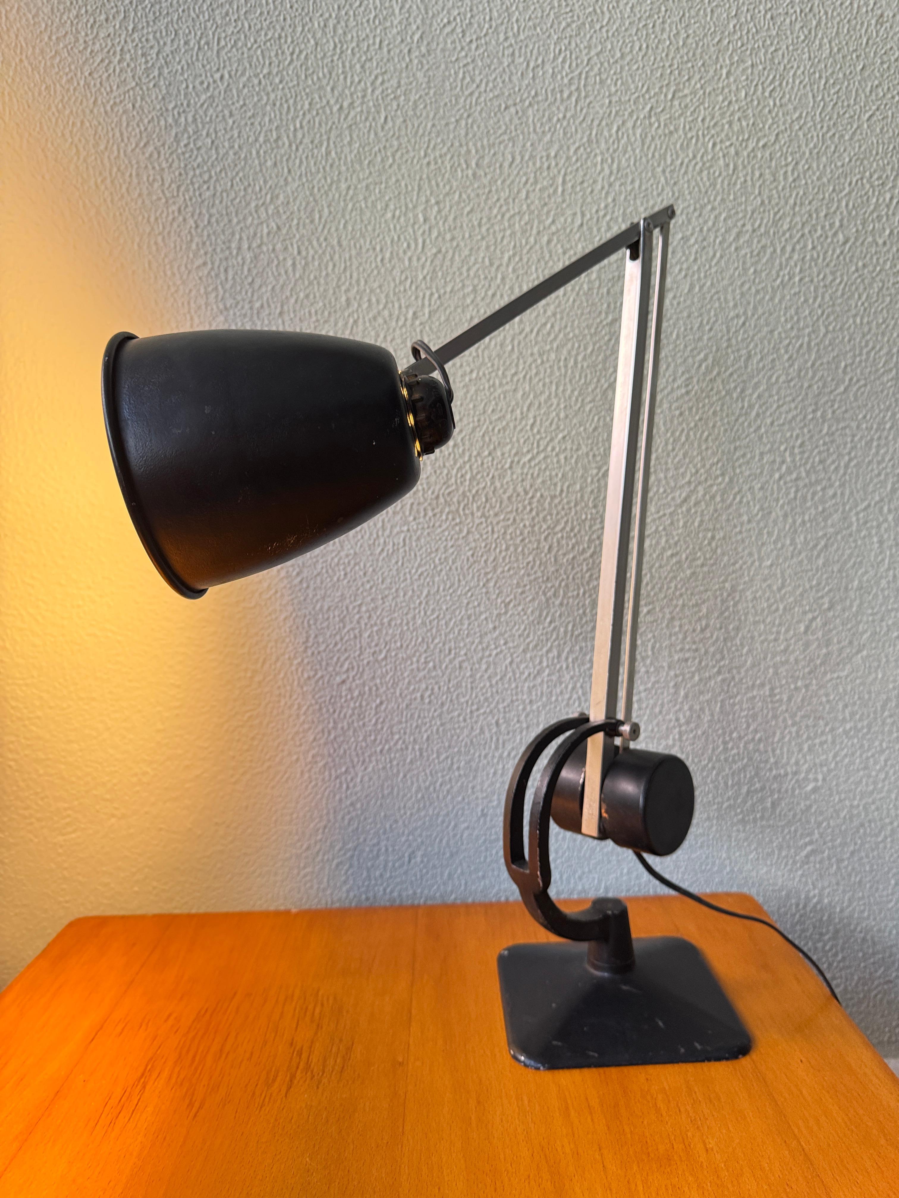 Hardill & Horstmann British Midcentury Lámpara de Tareas Ajustable Negra Hierro Aluminio en venta 6