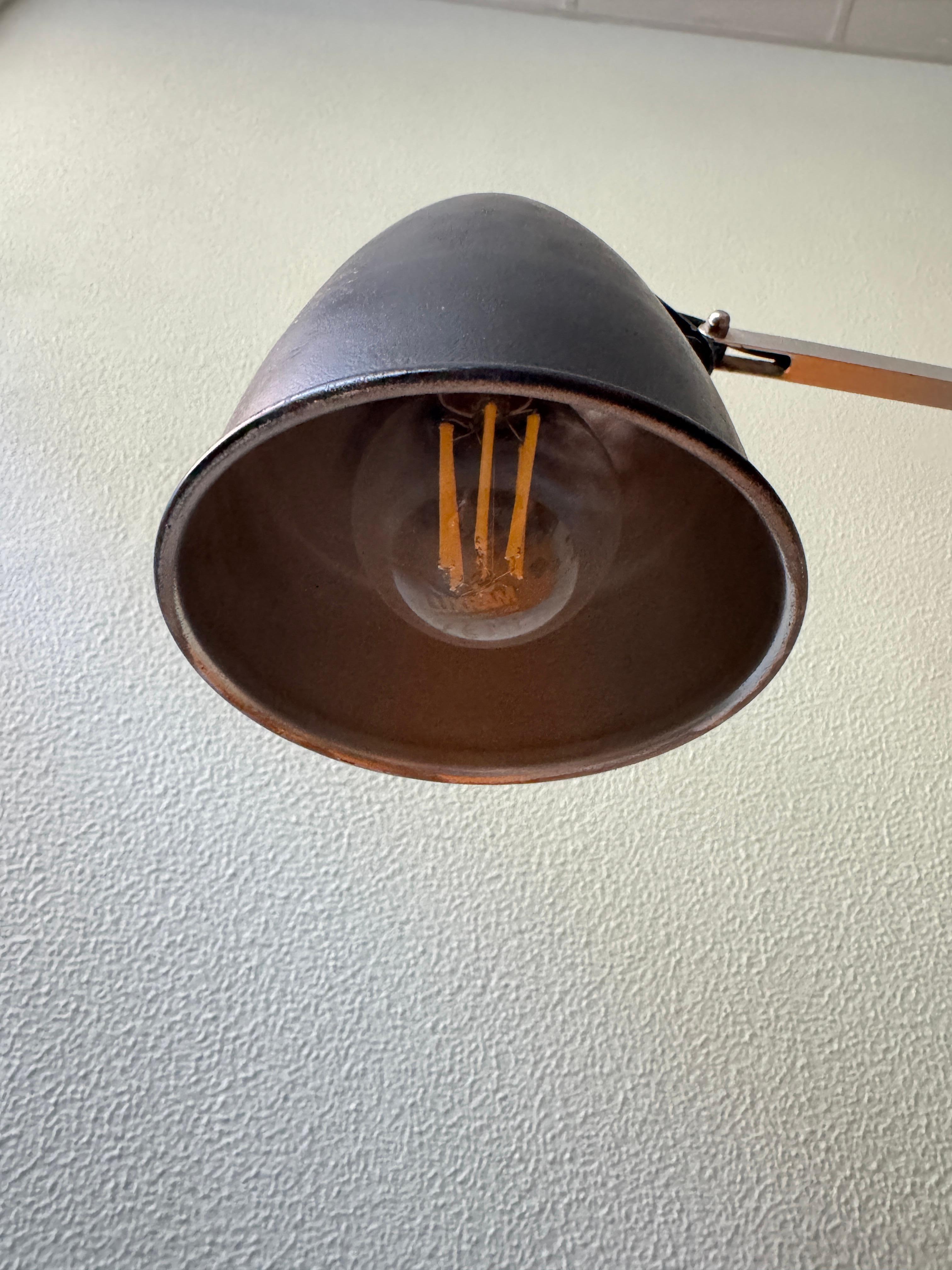 Hardill & Horstmann British Midcentury Lámpara de Tareas Ajustable Negra Hierro Aluminio en venta 12