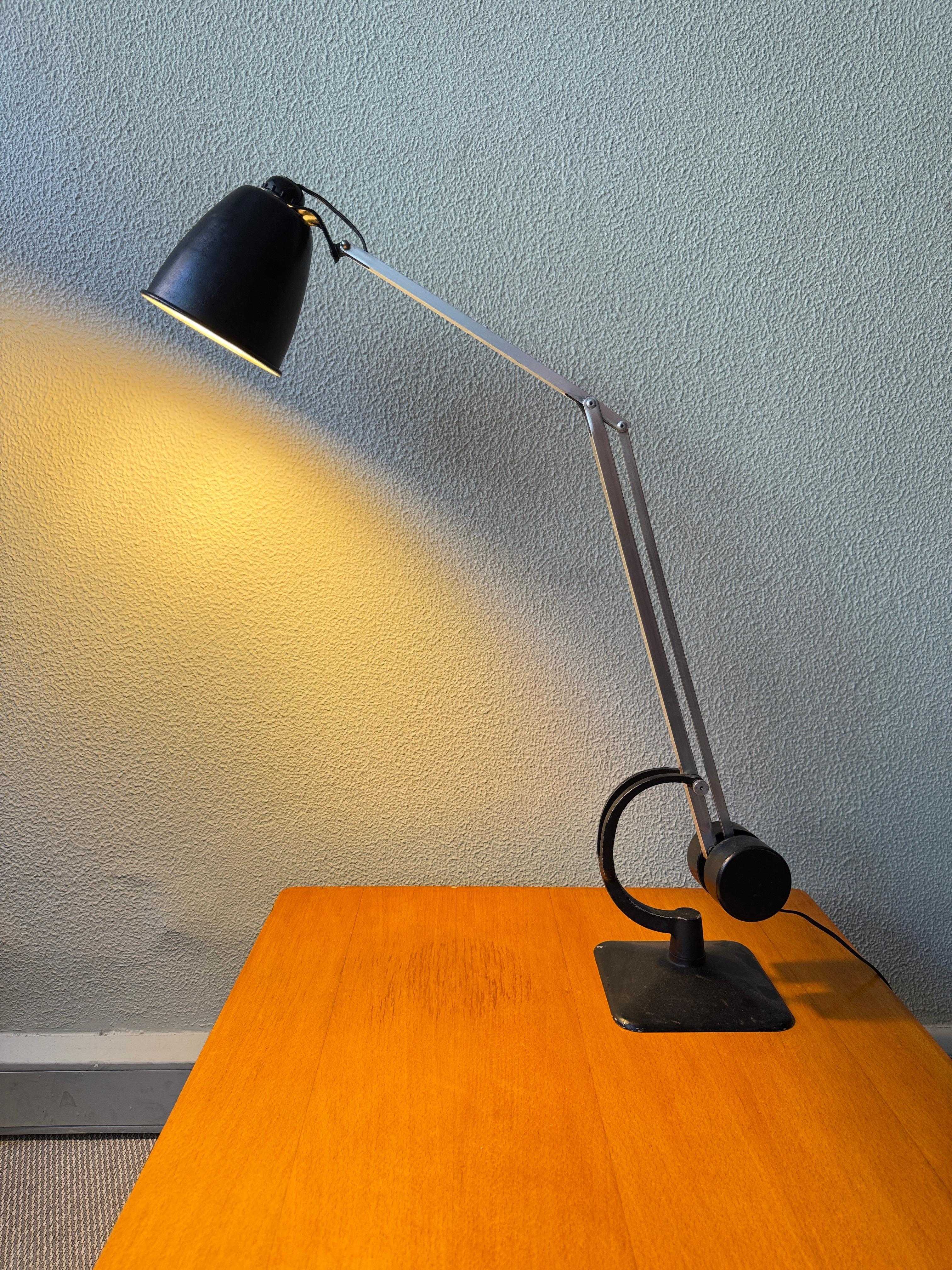 Hardill & Horstmann British Midcentury Lámpara de Tareas Ajustable Negra Hierro Aluminio en Bueno estado para la venta en Lisboa, PT