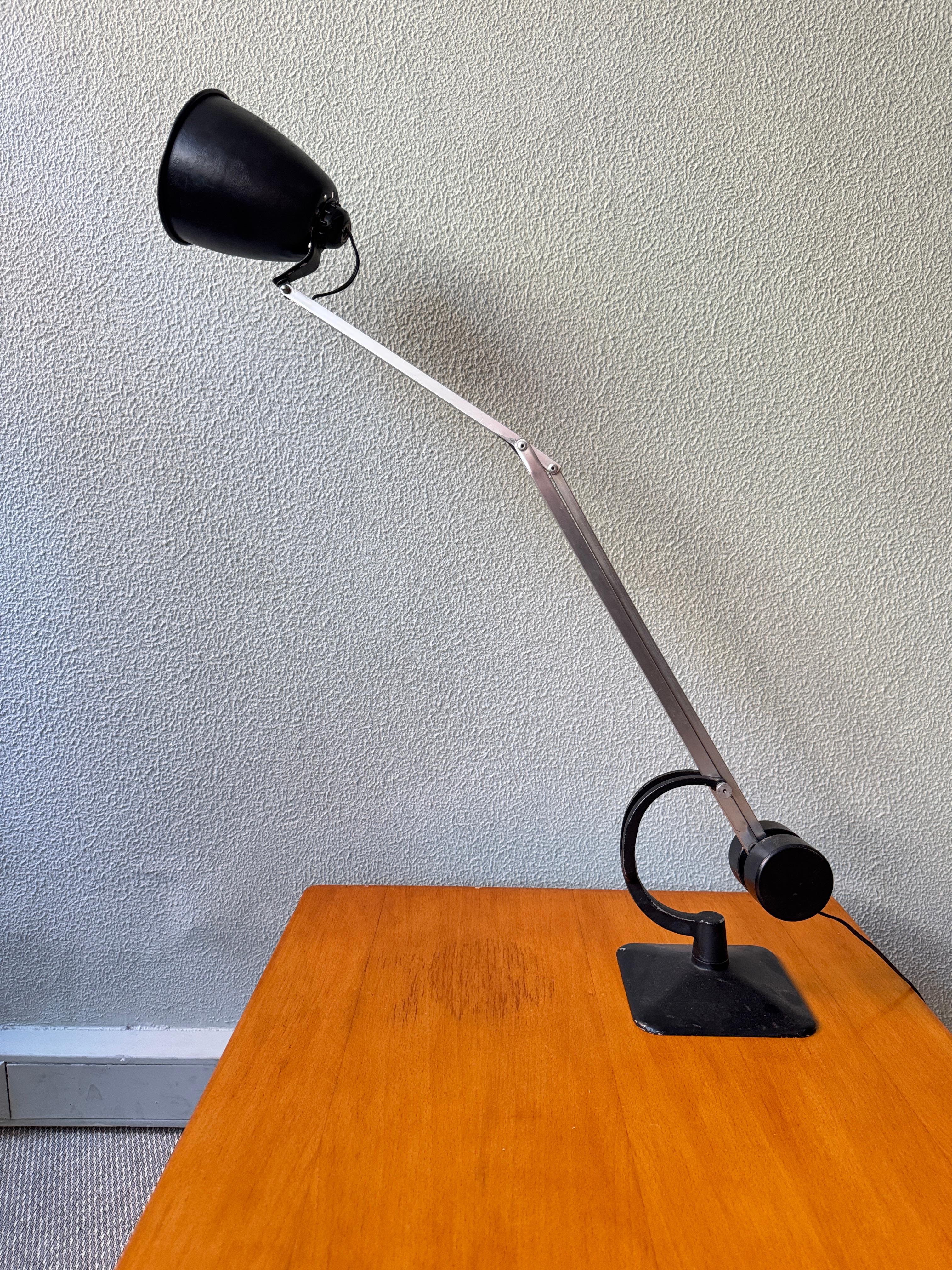 Hardill & Horstmann British Midcentury Lámpara de Tareas Ajustable Negra Hierro Aluminio en venta 1