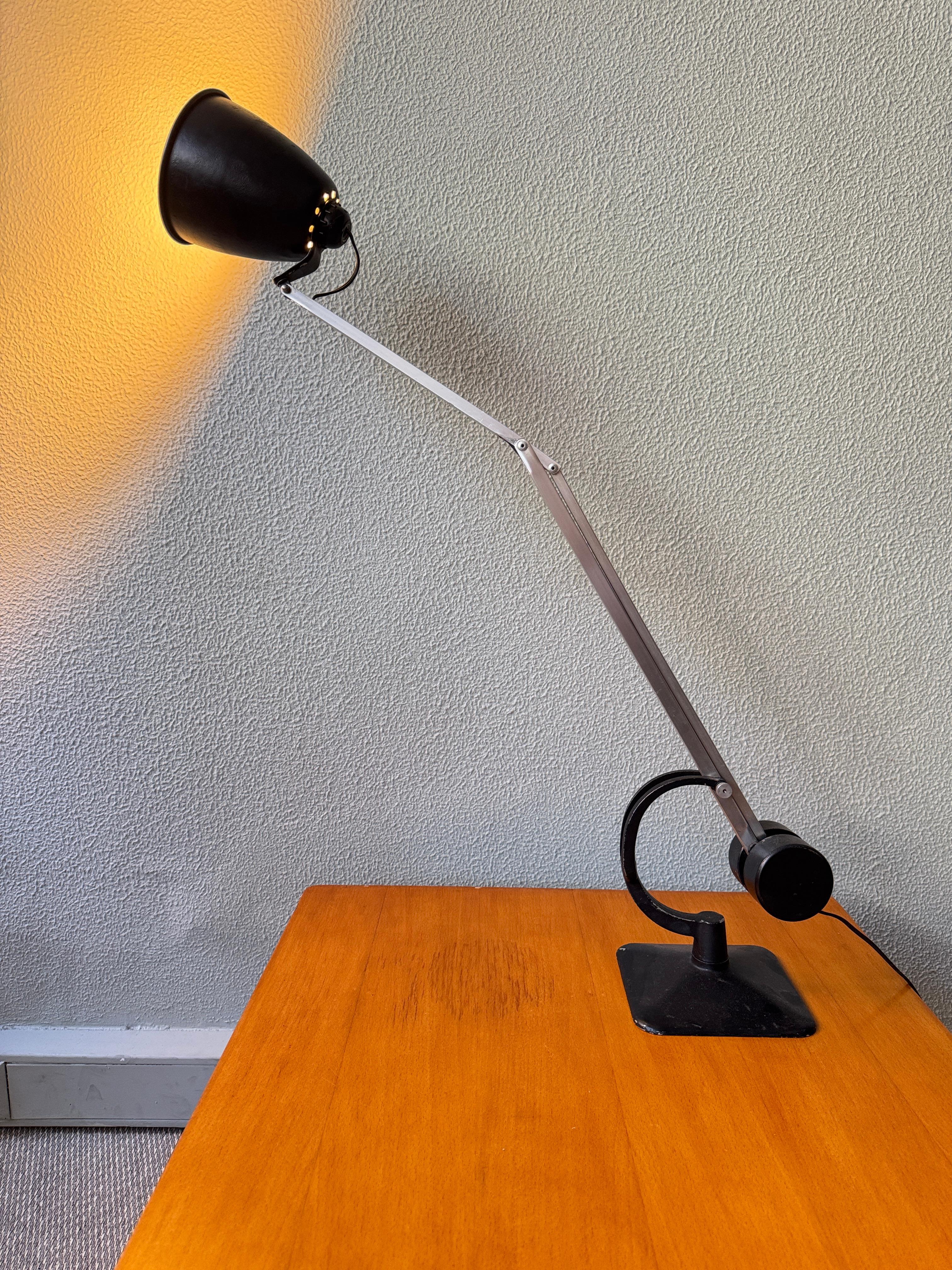 Hardill & Horstmann British Midcentury Lámpara de Tareas Ajustable Negra Hierro Aluminio en venta 2