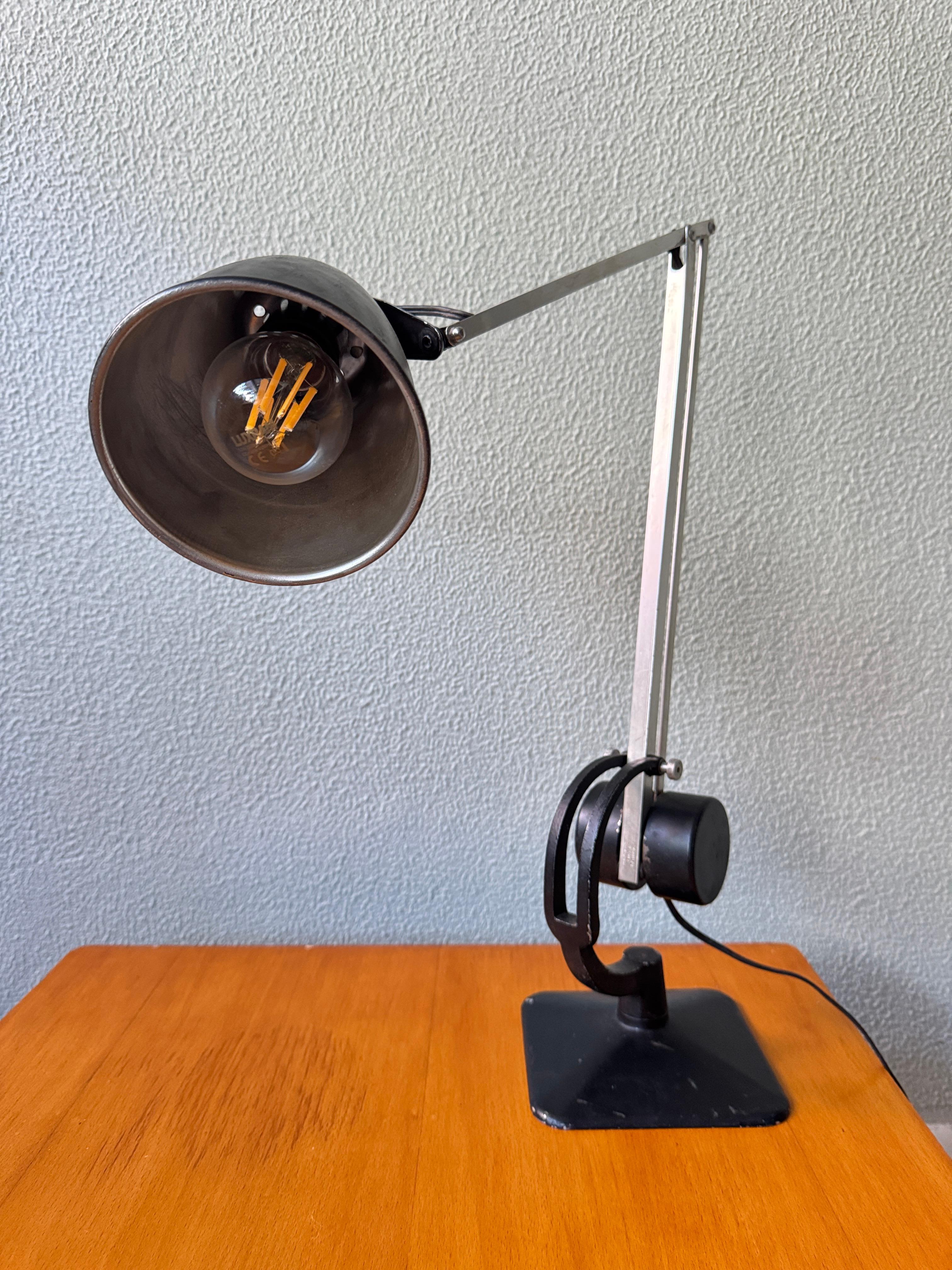 Hardill & Horstmann British Midcentury Lámpara de Tareas Ajustable Negra Hierro Aluminio en venta 3