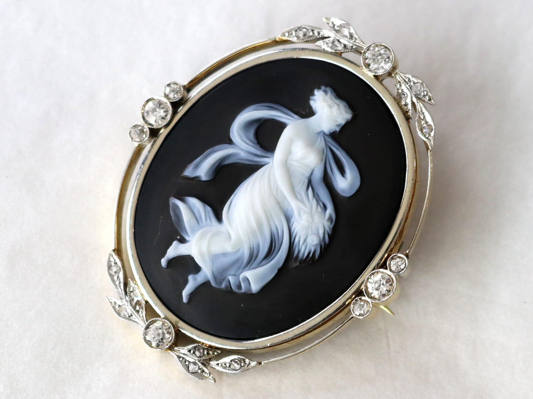 Hardstone and 0.78 Carat Diamond, 18k Yellow Gold Black Cameo Brooch Circa 1880 In Excellent Condition For Sale In Jesmond, Newcastle Upon Tyne