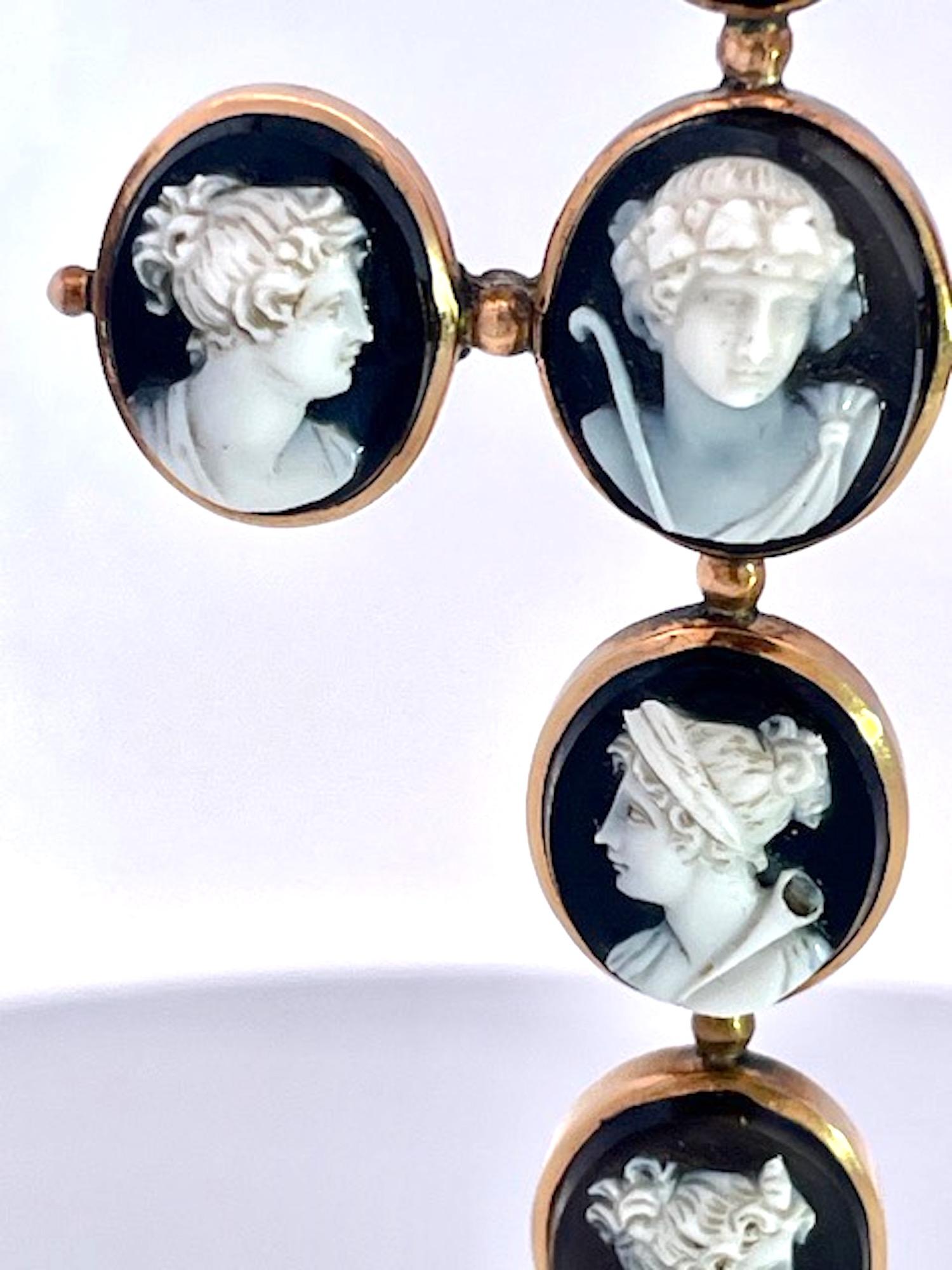 Hardstone Cameo Cross Pendant 14K Circa 1860 en venta 4