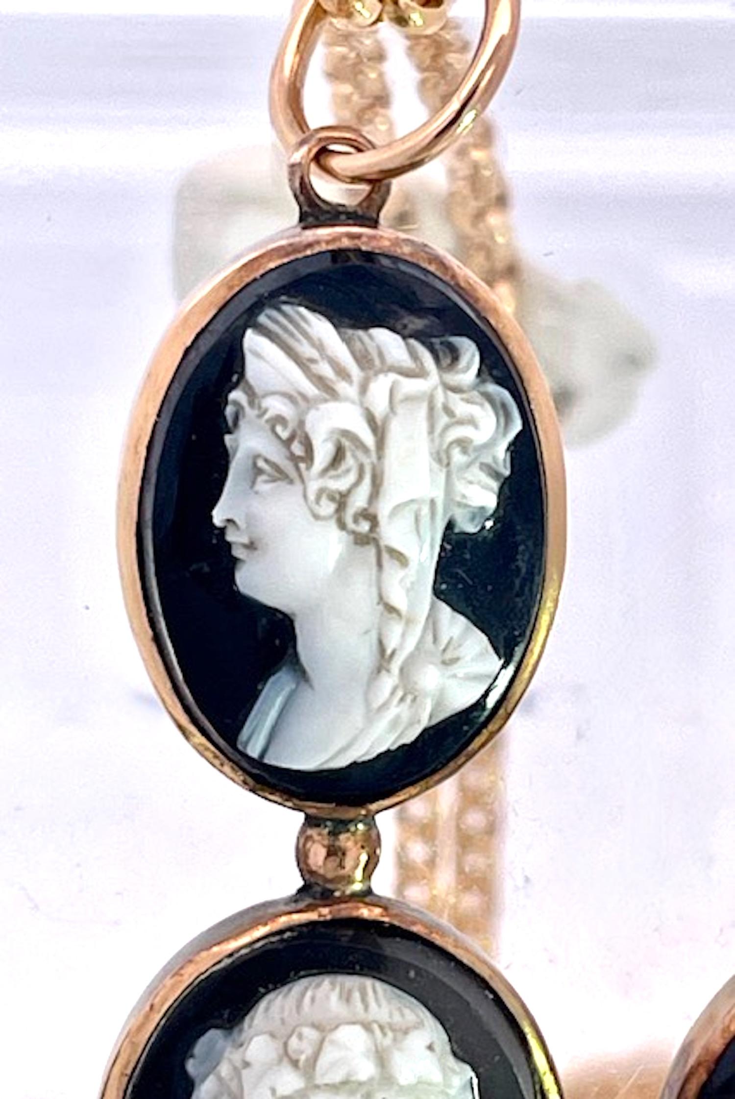 Hardstone Cameo Cross Pendant 14K Circa 1860 en venta 6