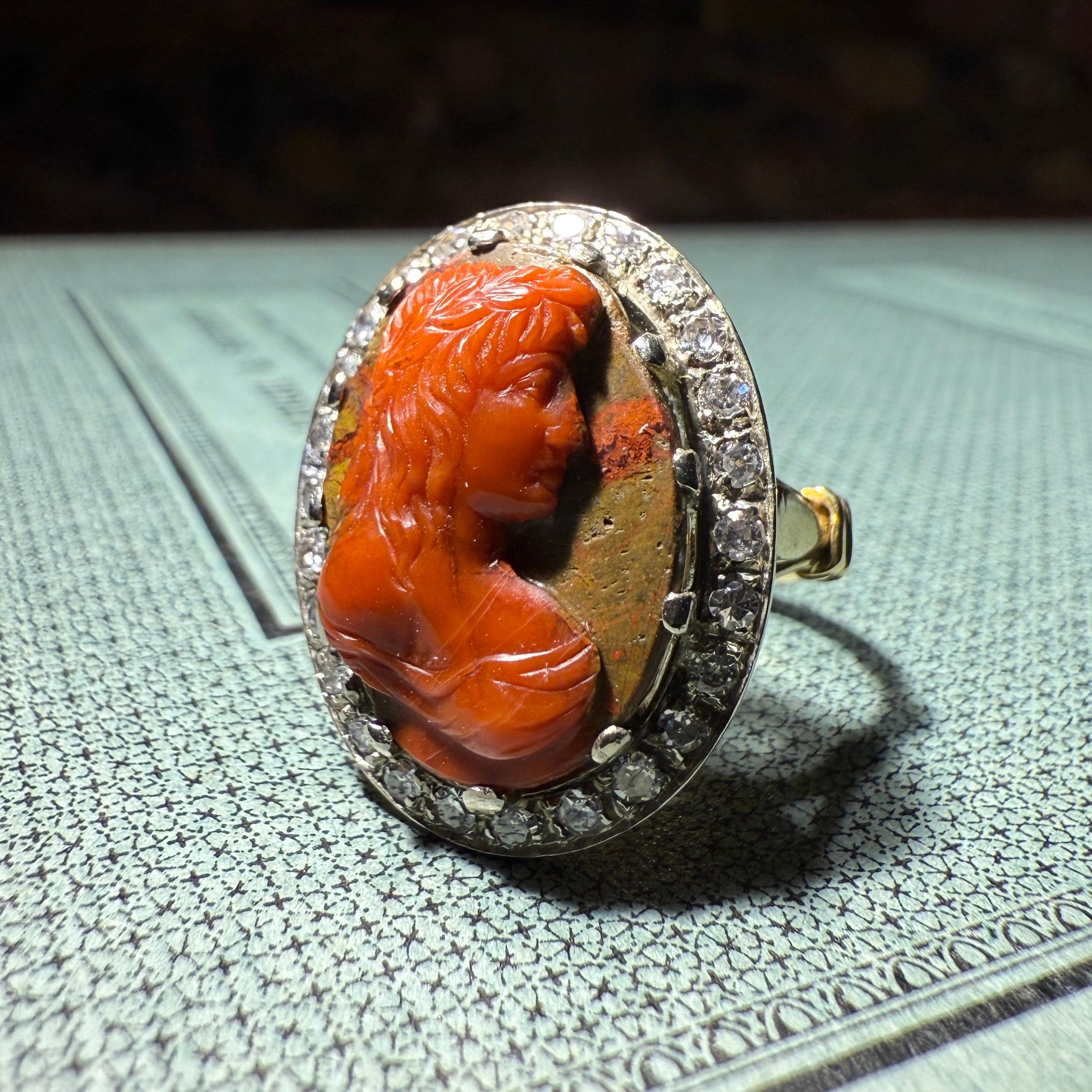 Hardstone Cameo Ring with Classical Muse. Italian, 18th century. für Damen oder Herren im Angebot