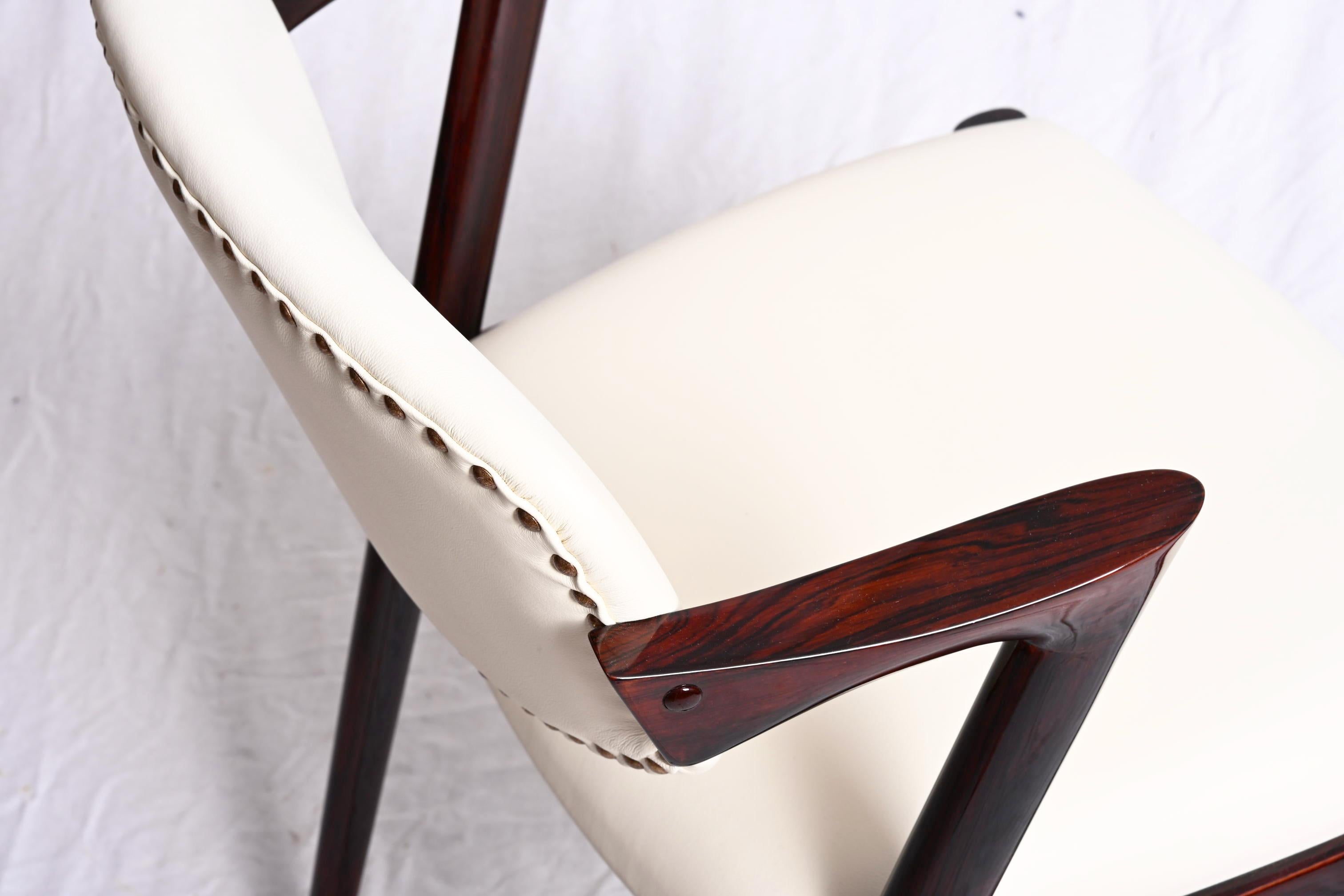 Chaises en bois dur et cuir de Kai Kristiansen Model No 42 en vente 3