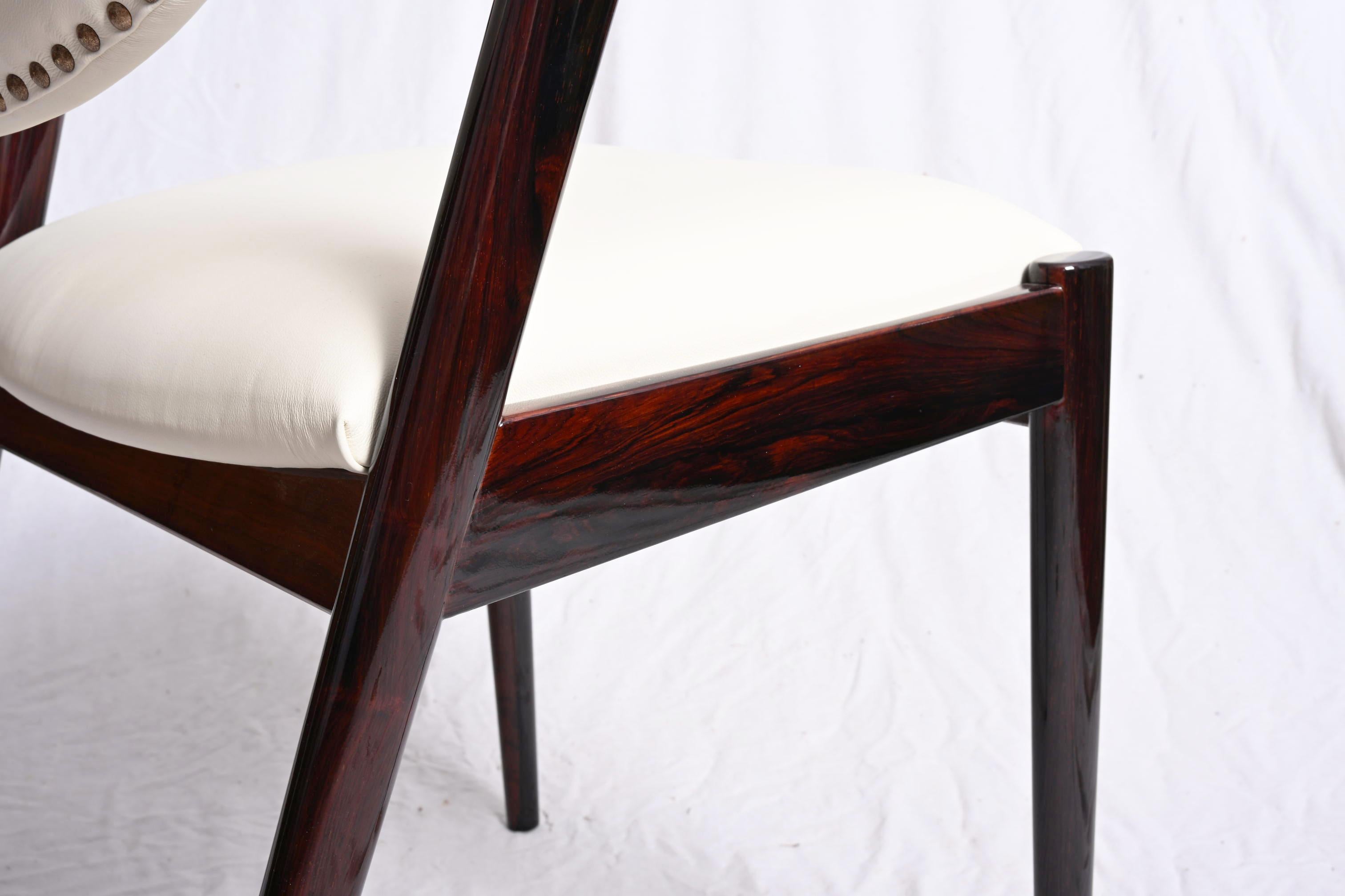Chaises en bois dur et cuir de Kai Kristiansen Model No 42 en vente 4