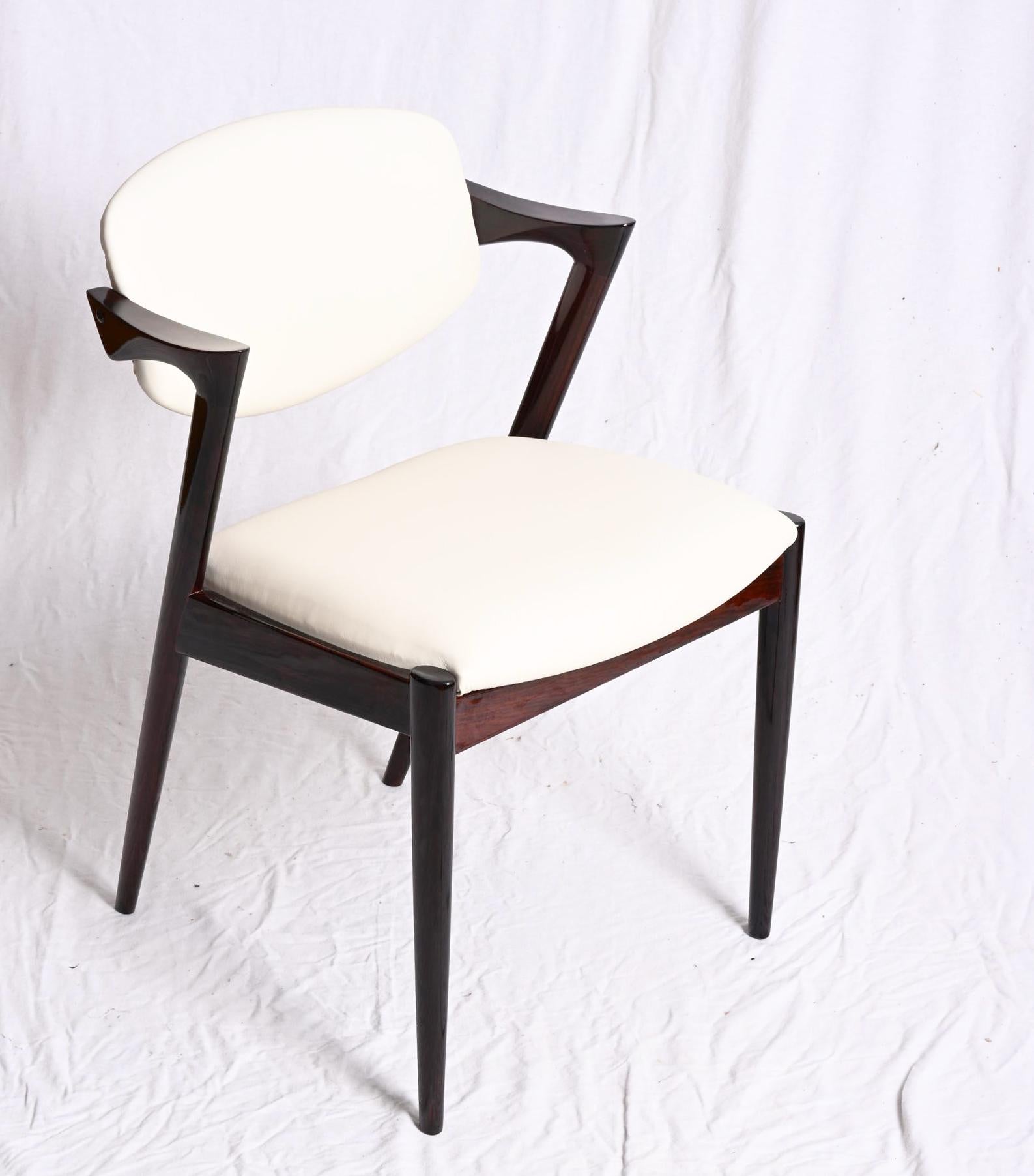 Chaises en bois dur et cuir de Kai Kristiansen Model No 42 en vente 5