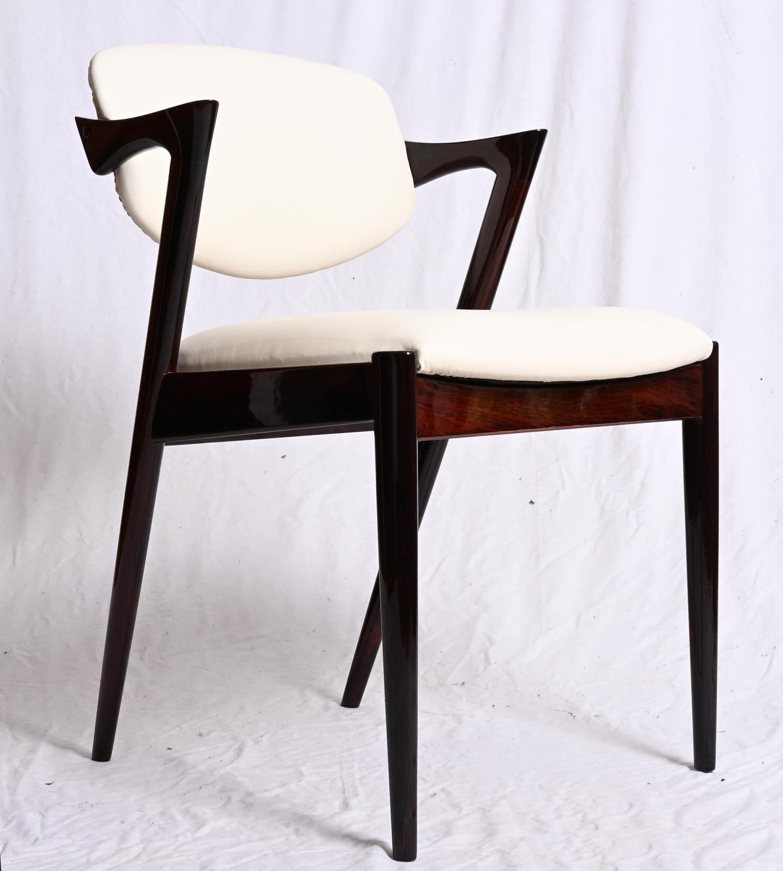 Chaises en bois dur et cuir de Kai Kristiansen Model No 42 en vente 7