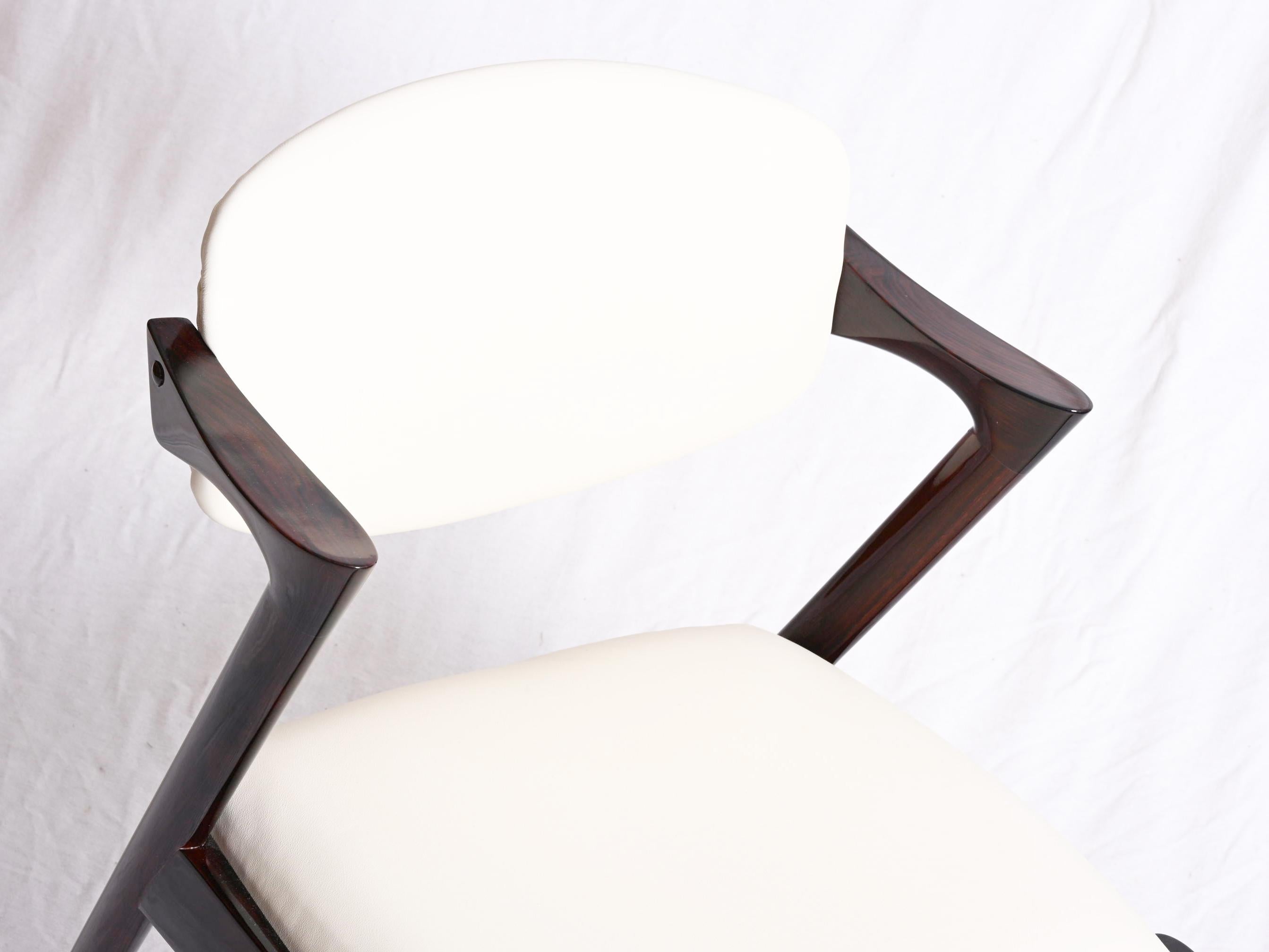 Chaises en bois dur et cuir de Kai Kristiansen Model No 42 en vente 8