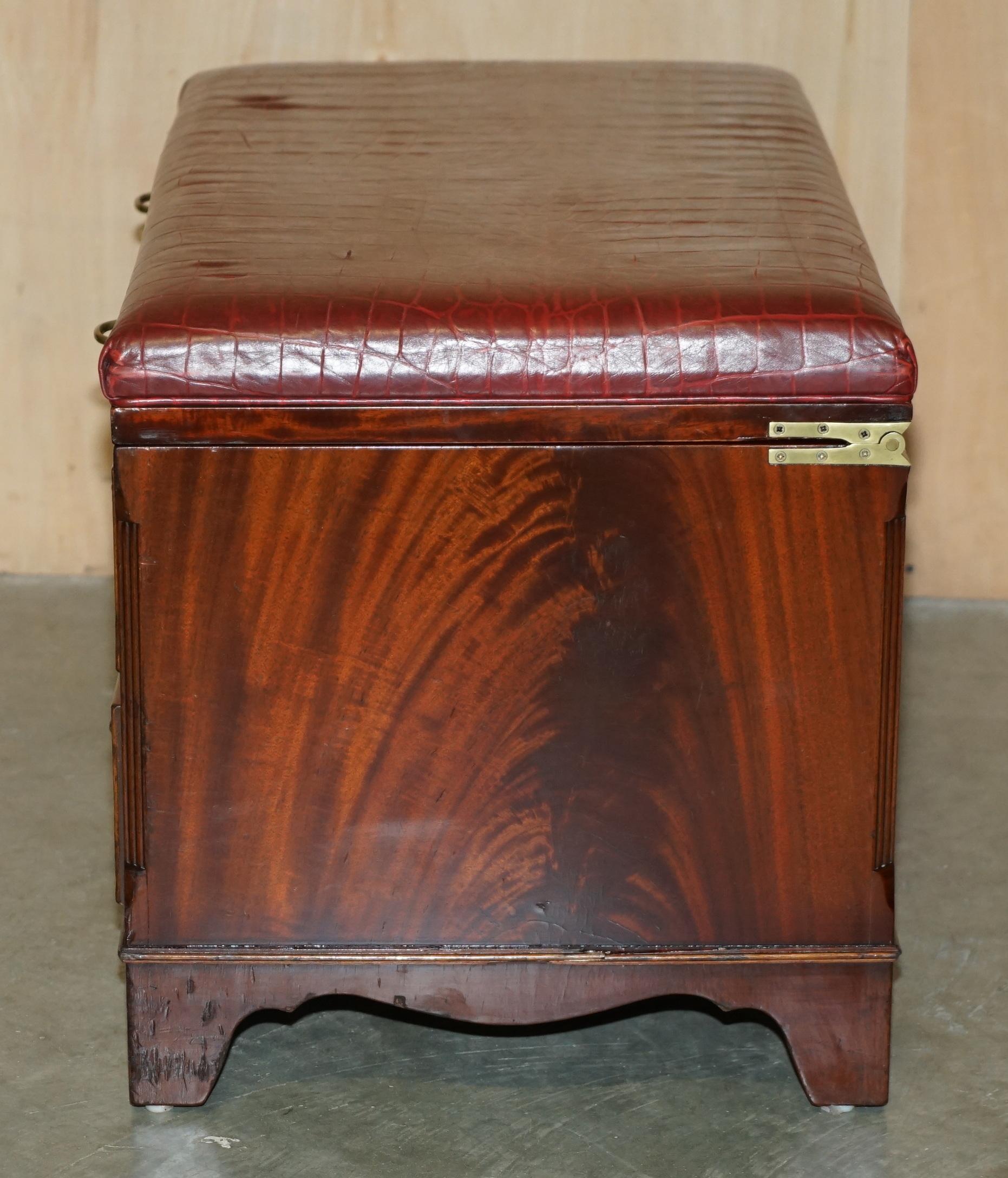 PORTAOGGETTI IN LEGNO DURO IN CROCODILLO IN PELLE PANCHINA DA SALA SEDUTA STOOL CASSETTIERE in vendita 4
