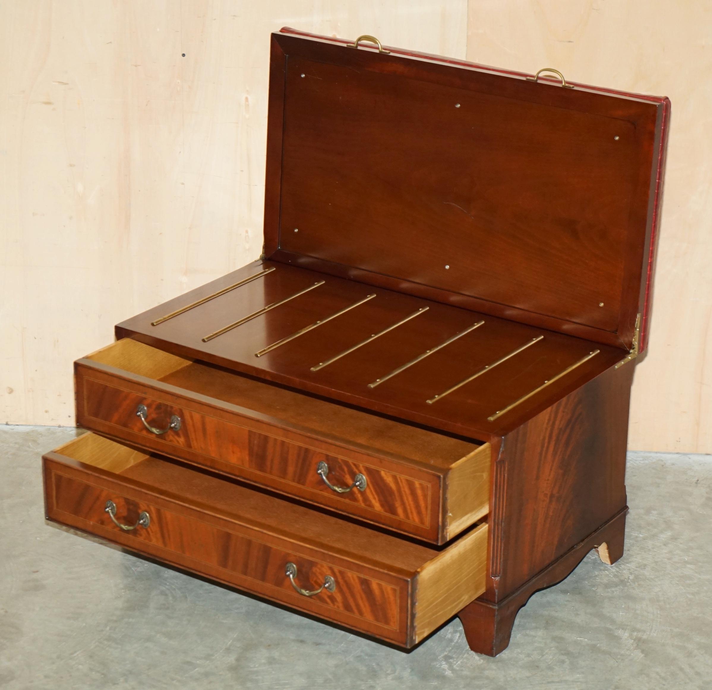 PORTAOGGETTI IN LEGNO DURO IN CROCODILLO IN PELLE PANCHINA DA SALA SEDUTA STOOL CASSETTIERE in vendita 5