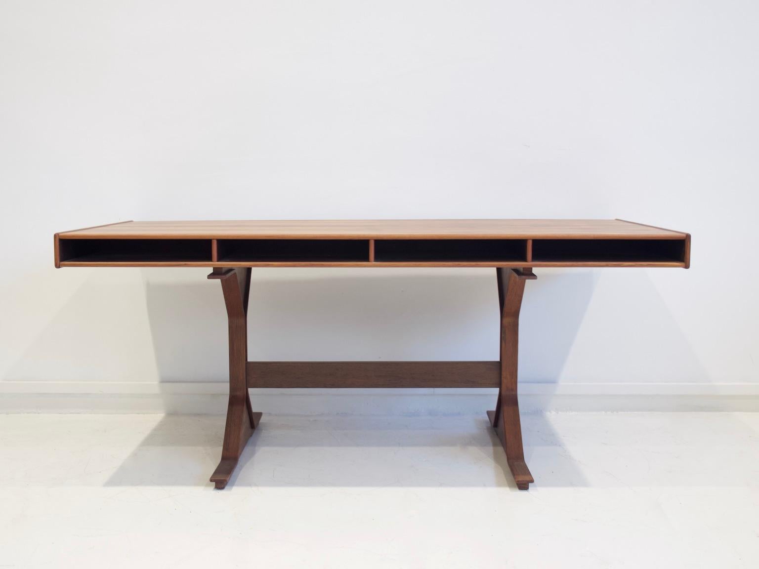 Hardwood Desk by Gianfranco Frattini for Bernini 10