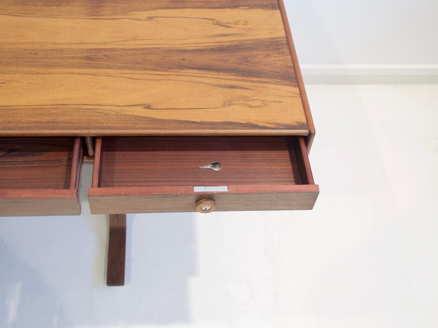 Italian Hardwood Desk by Gianfranco Frattini for Bernini