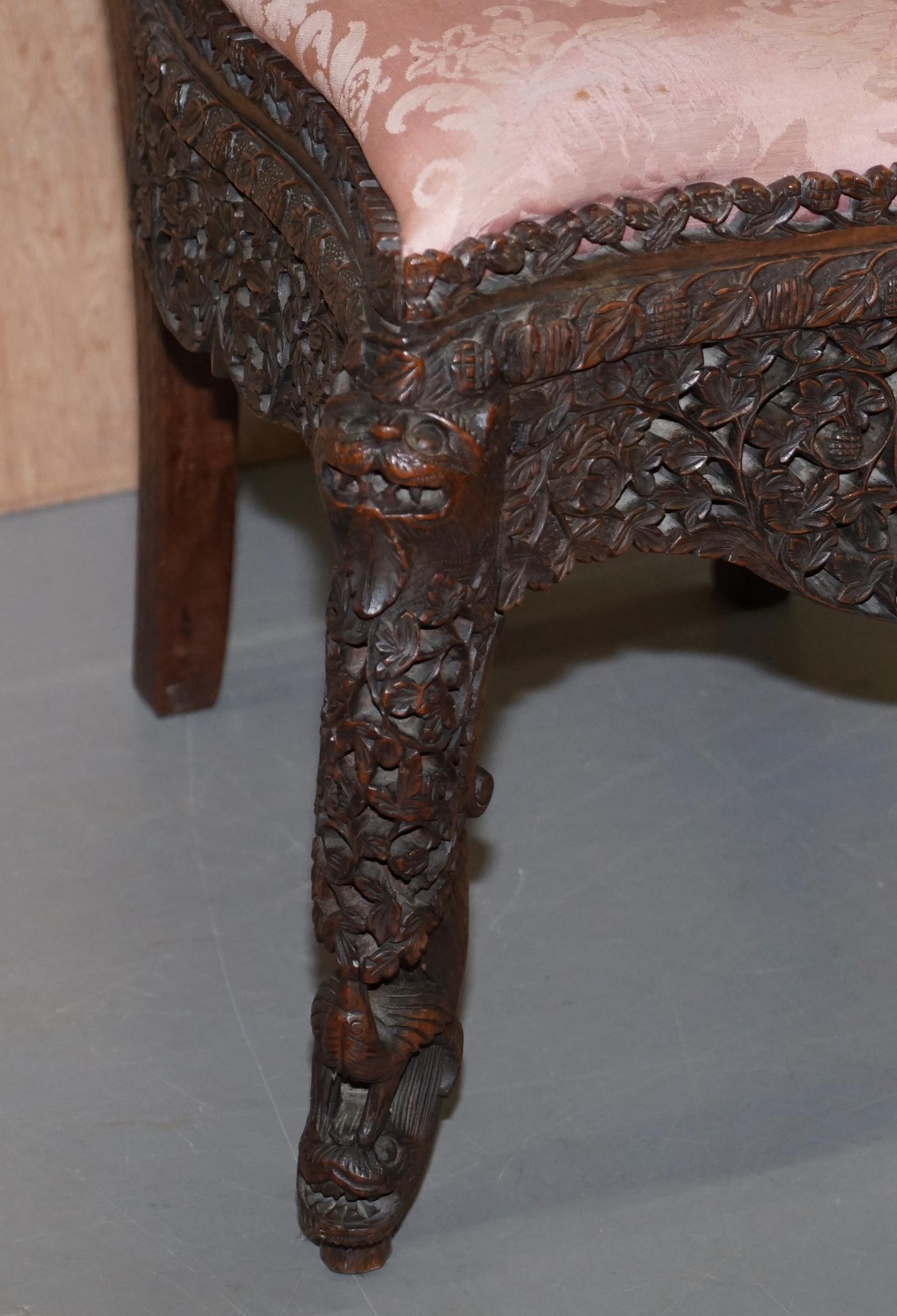 Handgeschnitzter anglo-indischer burmesischer Stuhl aus Hartholz mit floralen Details über und über im Angebot 4