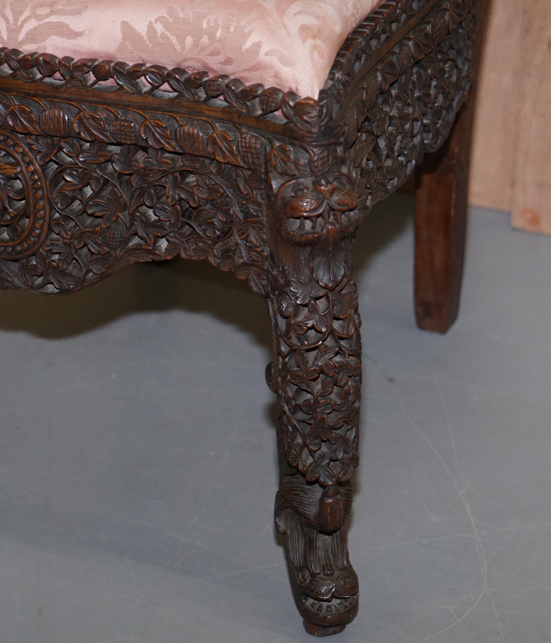 Handgeschnitzter anglo-indischer burmesischer Stuhl aus Hartholz mit floralen Details über und über im Angebot 5