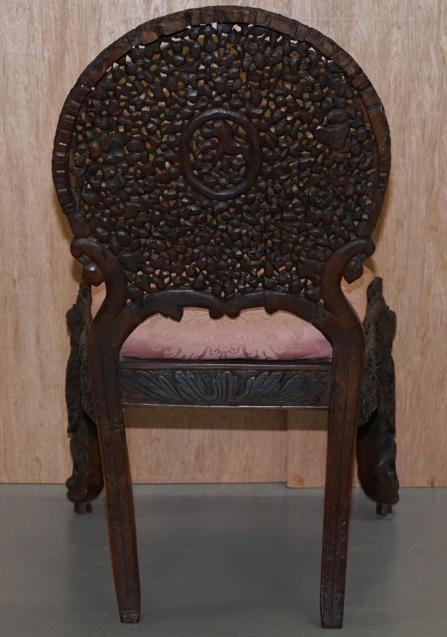 Handgeschnitzter anglo-indischer burmesischer Stuhl aus Hartholz mit floralen Details über und über im Angebot 9