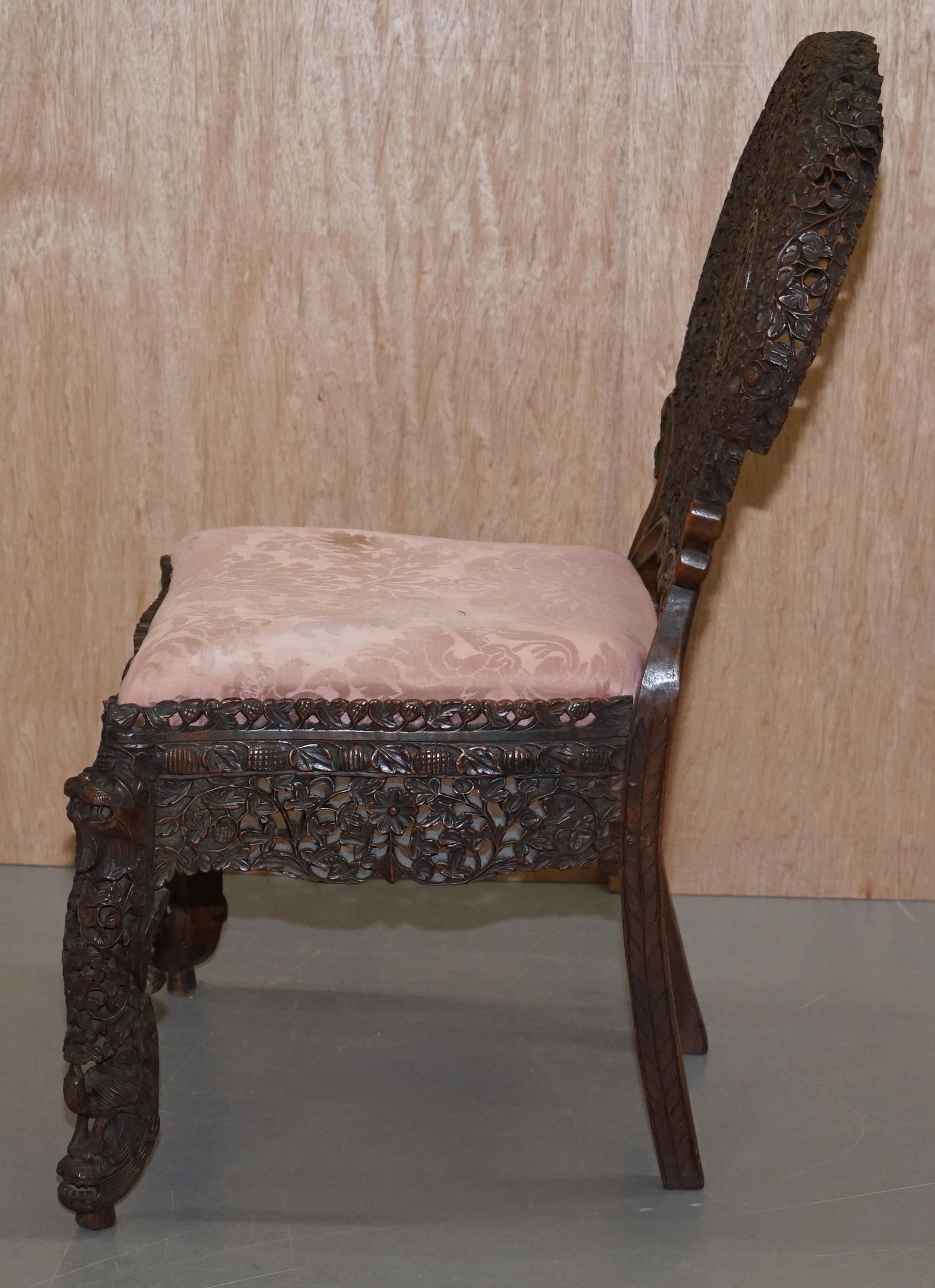 Handgeschnitzter anglo-indischer burmesischer Stuhl aus Hartholz mit floralen Details über und über im Angebot 11