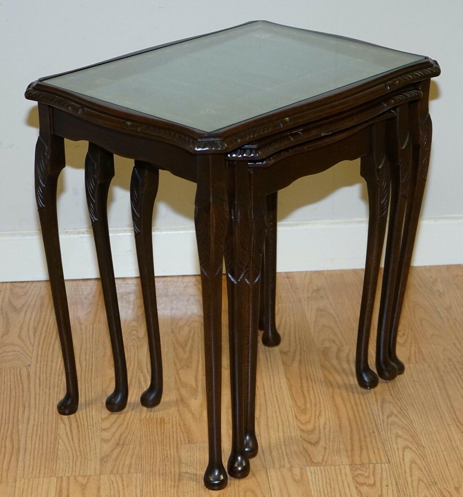 Hardwood Nest of Tables Queen Anne Style Legs with Green Embossed Leather Top For Sale 2