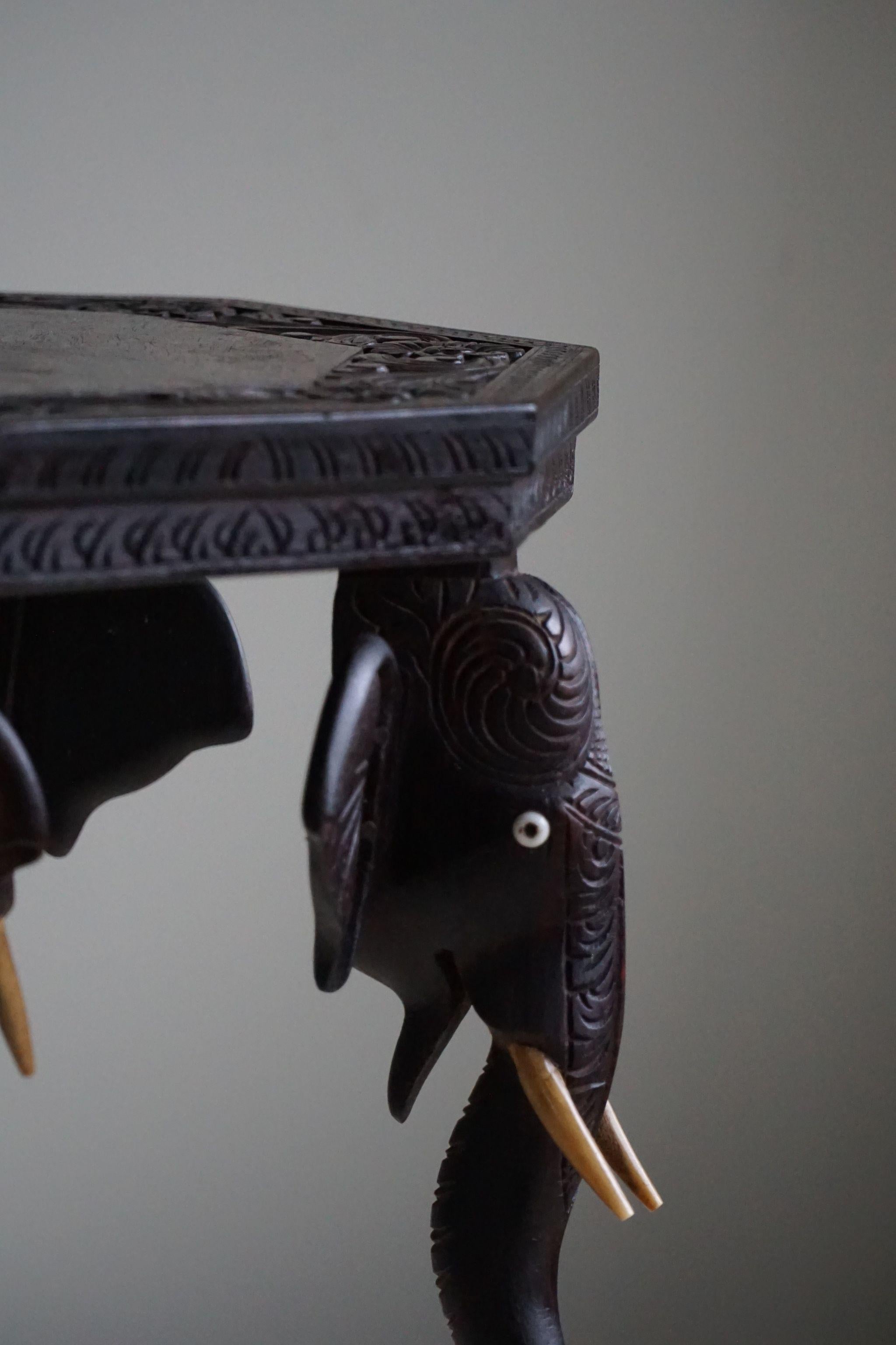 Hardwood Side Table with 4 Elephant Head Legs, Anglo Indian, 1920s In Good Condition For Sale In Odense, DK