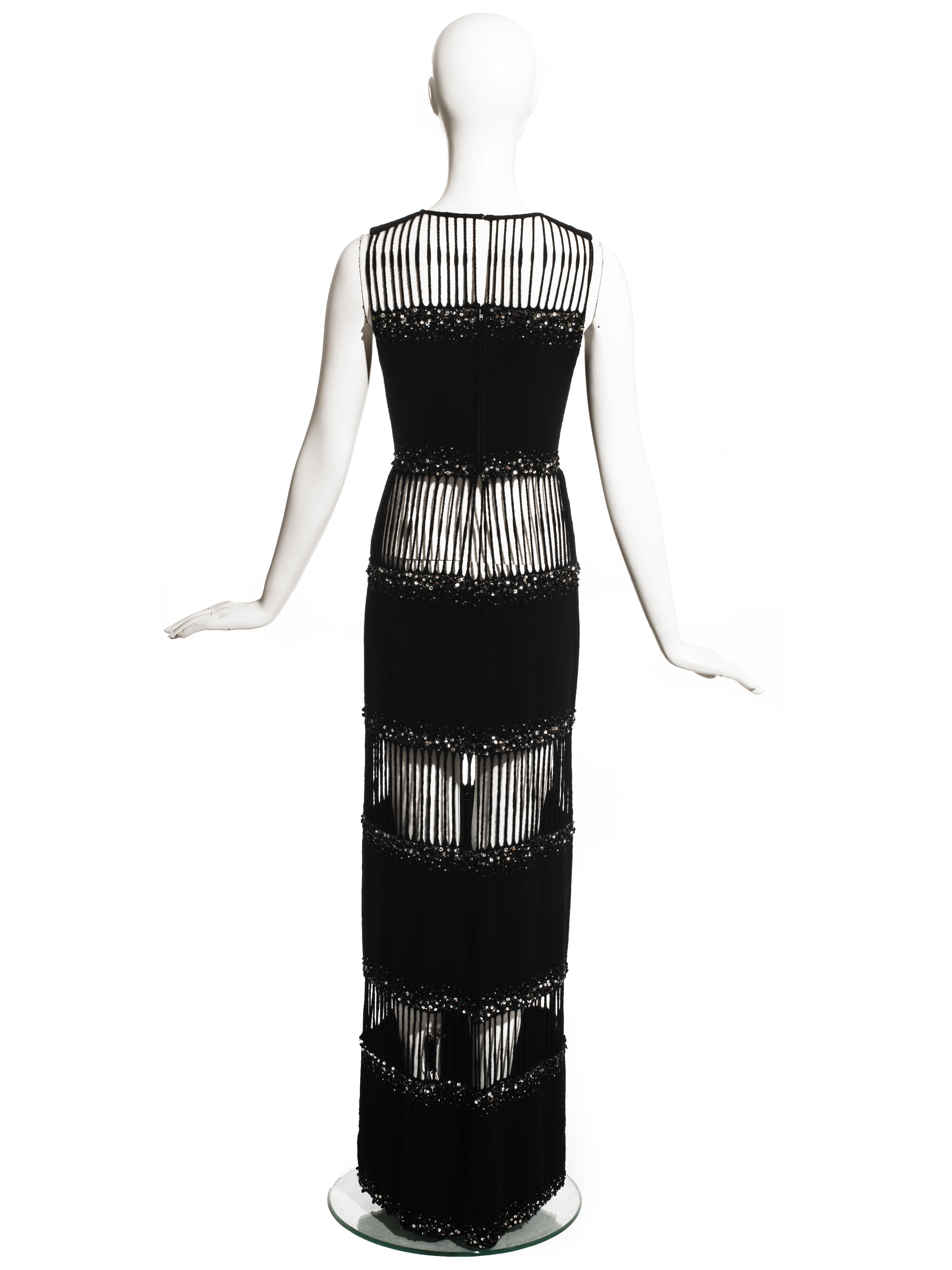 Hardy Amies couture black wool embellished evening dress, c. 1960 In Excellent Condition For Sale In London, GB