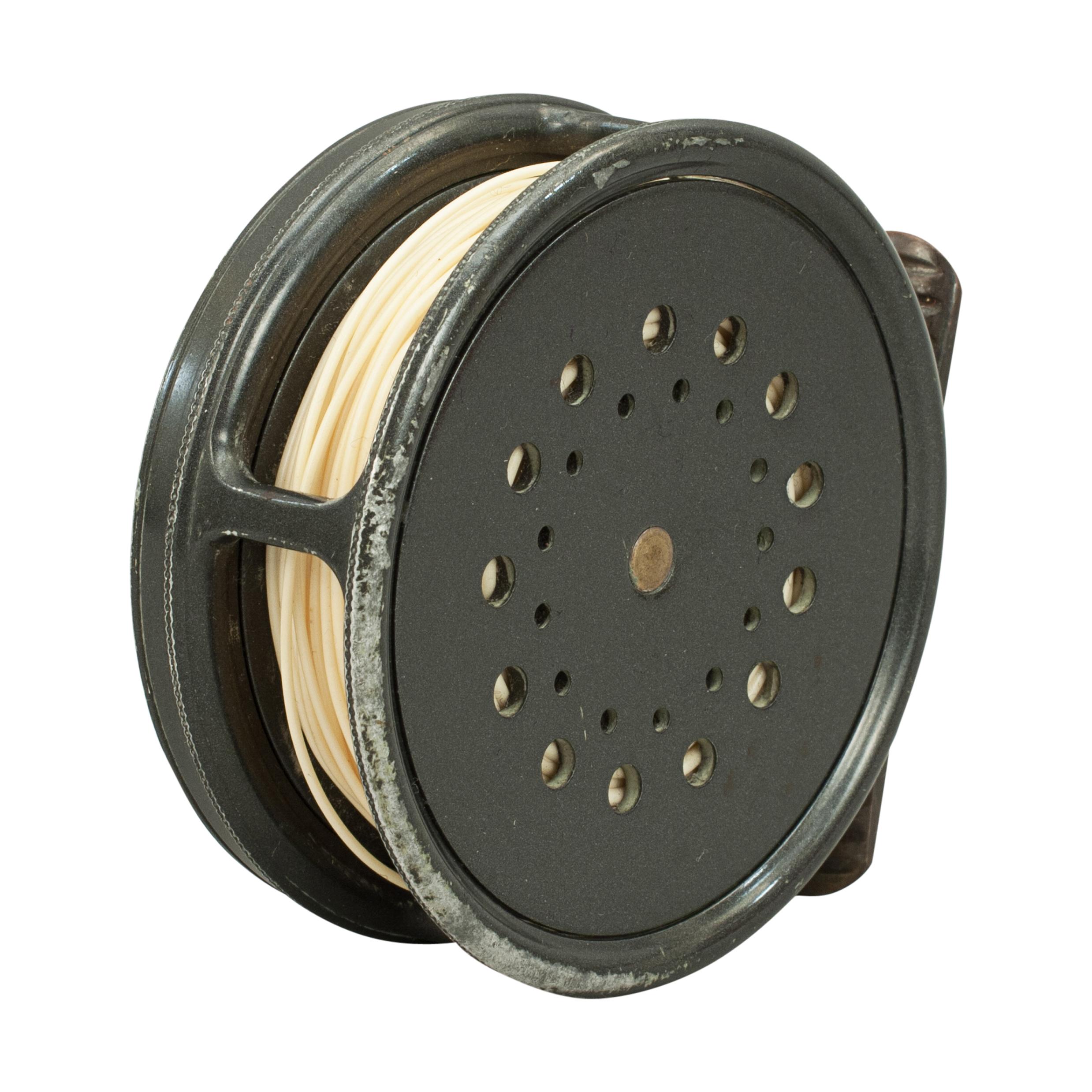 Hardy Perfect 2 7/8 Trout fly fishing reel, mark 2 check.
A good Hardy Perfect Trout fly reel with ebonite handle, ribbed brass foot, rim tension screw and check mechanism. The revolving front plate marked 