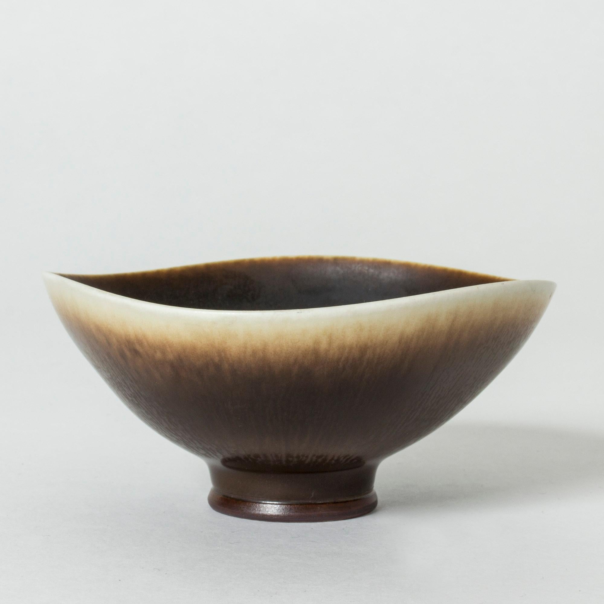 Hare's Fur and Eggshell Glazed Swedish Brown Stoneware bowl by Berndt Friberg In Excellent Condition In Stockholm, SE
