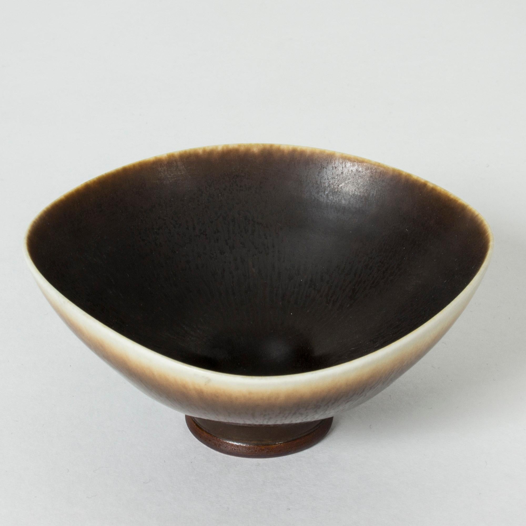 Mid-20th Century Hare's Fur and Eggshell Glazed Swedish Brown Stoneware bowl by Berndt Friberg