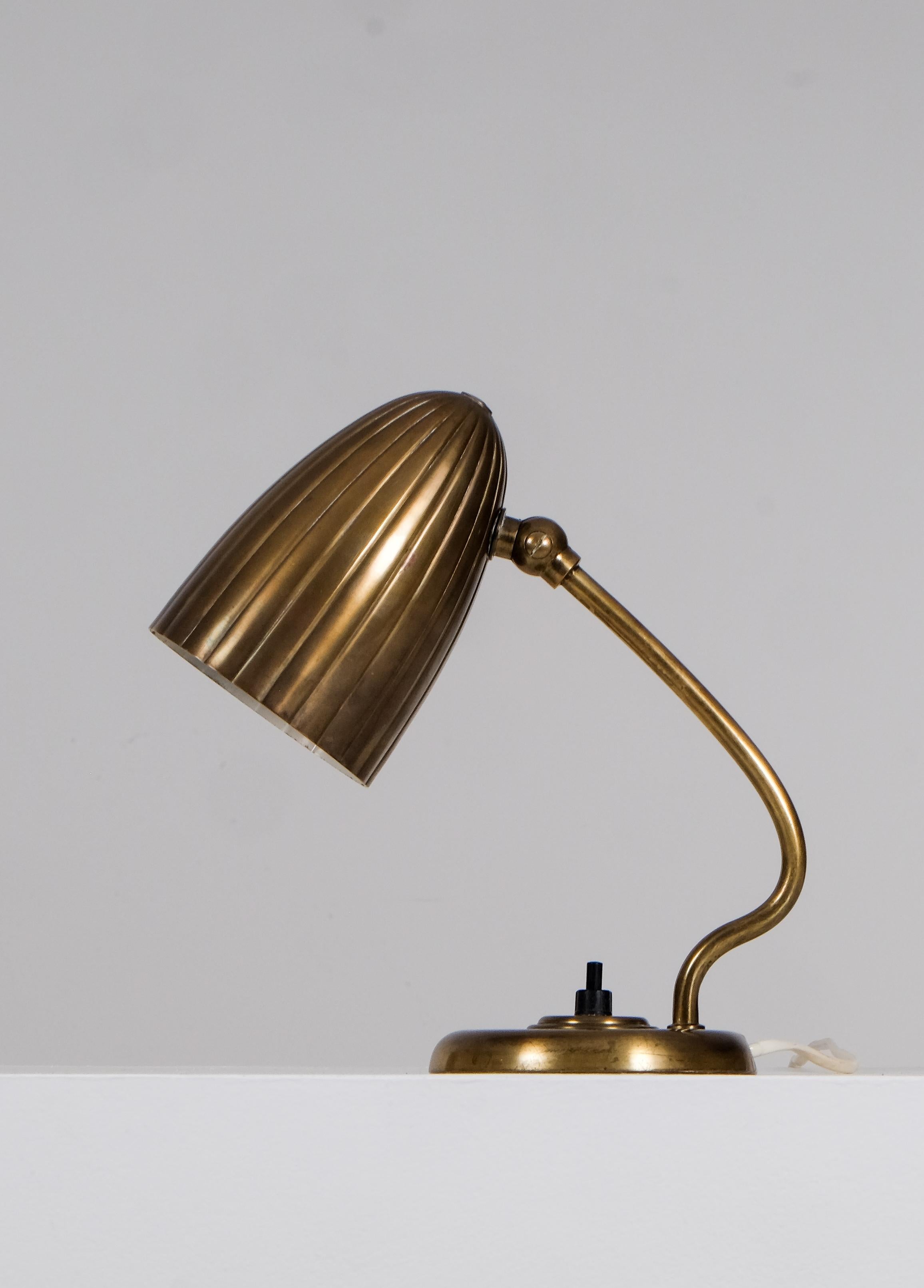 Suédois Lampe de table Harlad Notini, Suède, années 1940 en vente