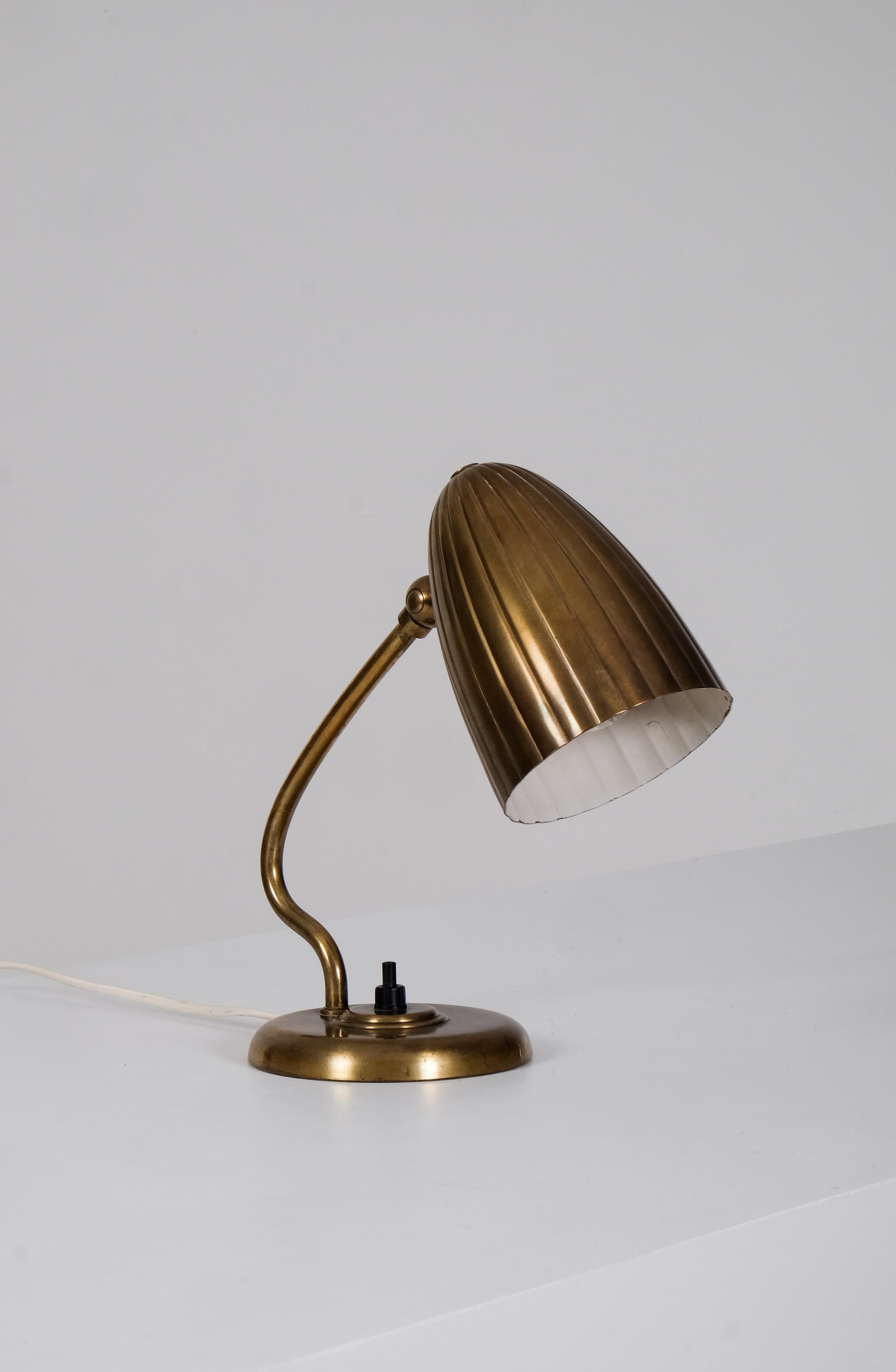 Milieu du XXe siècle Lampe de table Harlad Notini, Suède, années 1940 en vente