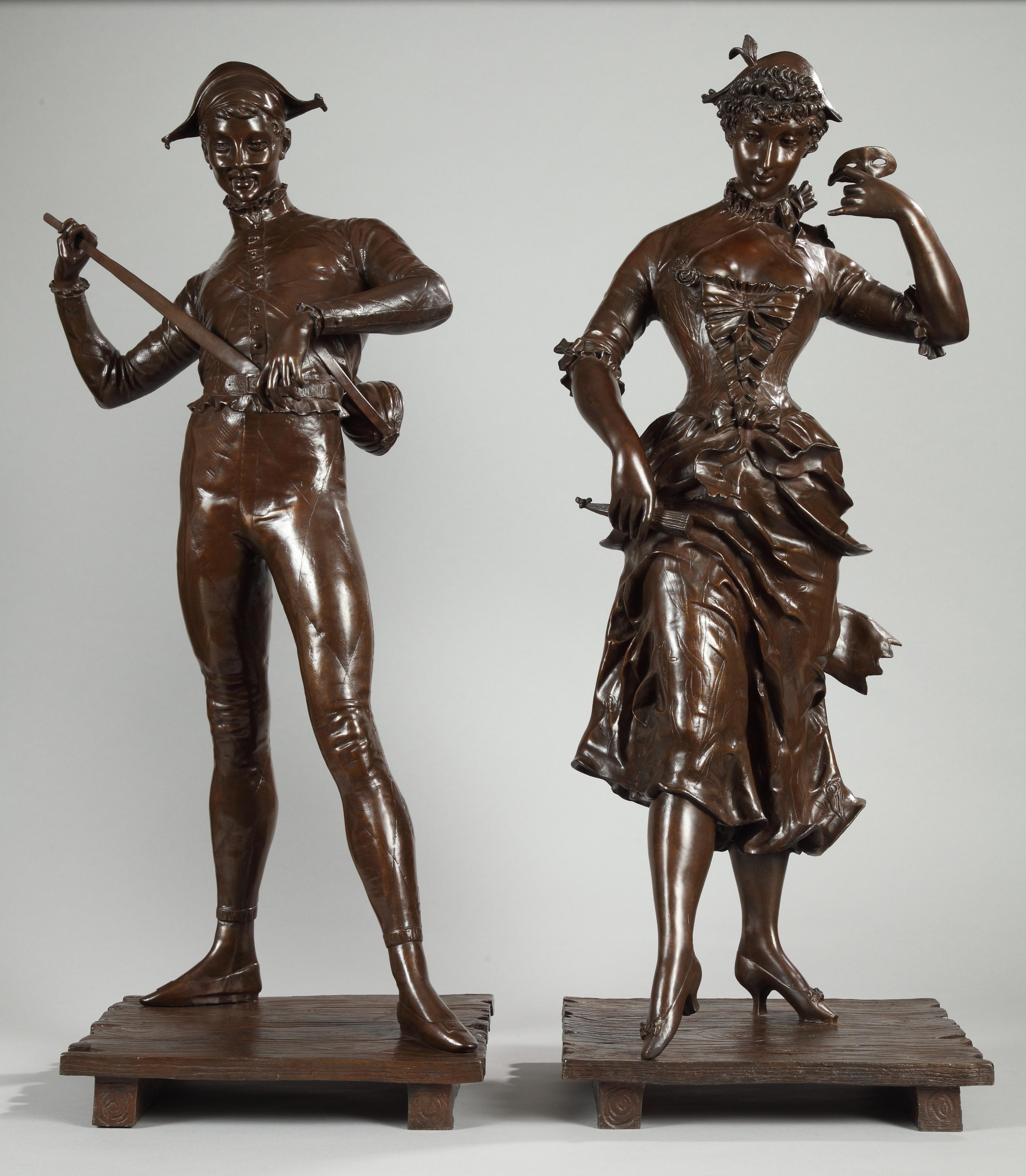 Signé Dubois

Paire de figures en bronze patiné représentant Arlequin et Colombine:: deux célèbres personnages de la Commedia dell'Arte. Reposant sur des bases carrées en forme de plancher de bois. 

Paul Dubois (1827-1905) est entré à l'école des