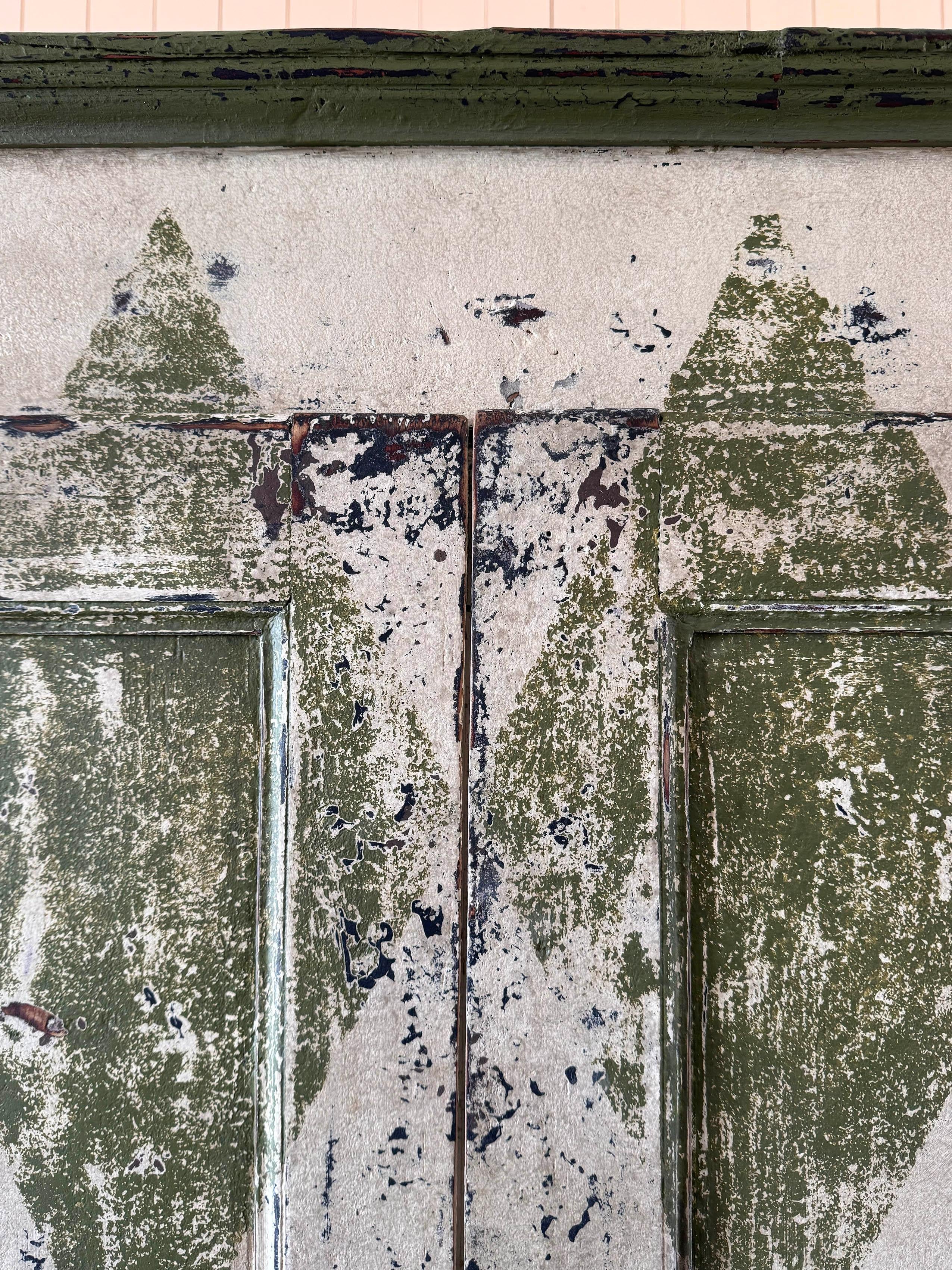 Harlequin Painted Italian Cupboard In Good Condition For Sale In Cirencester, GB