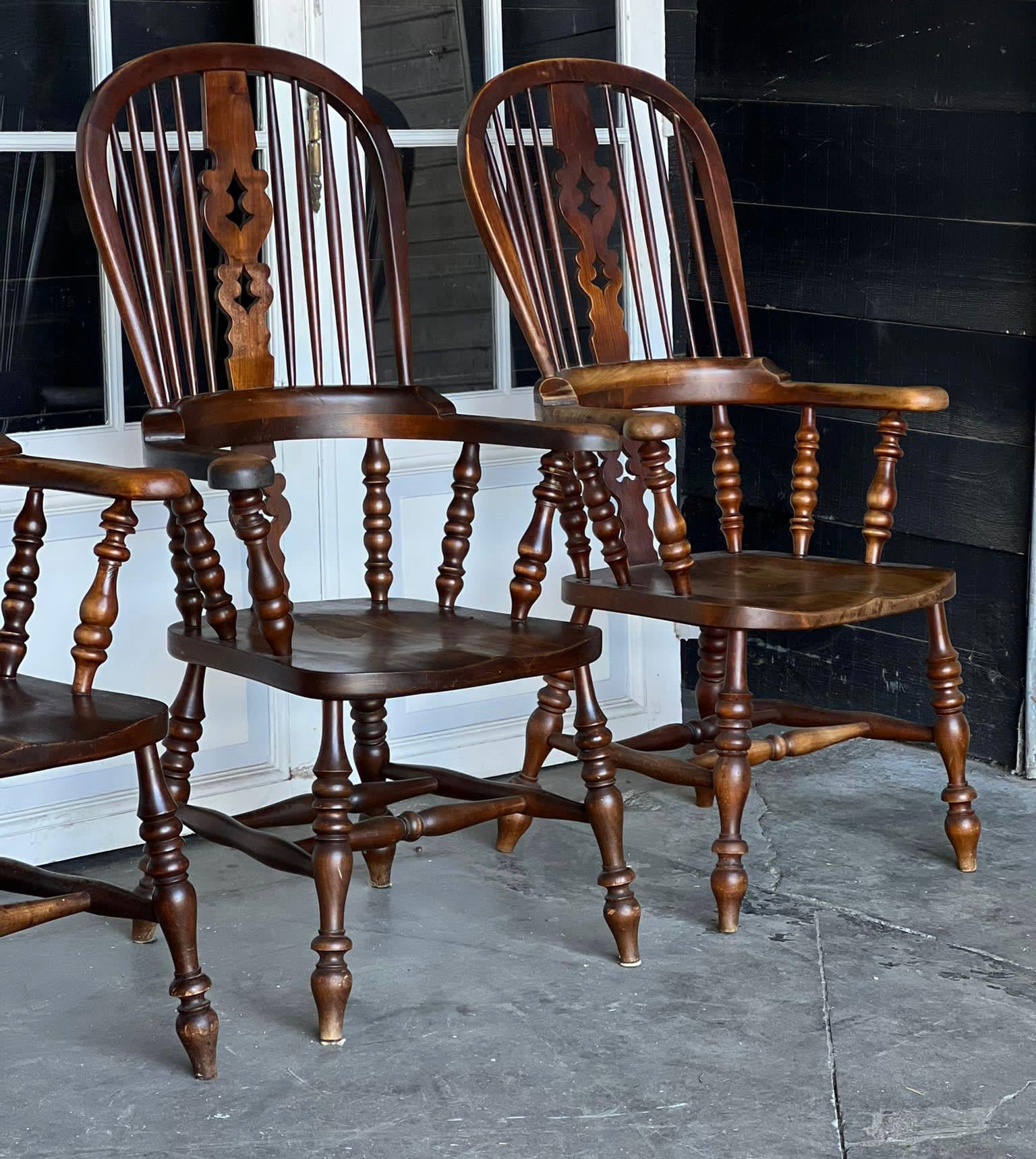 4er Harlekin-Set antike Landhausbroad-Stühle im Angebot 7