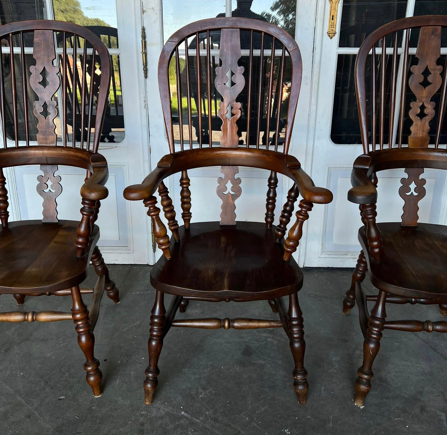 4er Harlekin-Set antike Landhausbroad-Stühle (Britisch) im Angebot