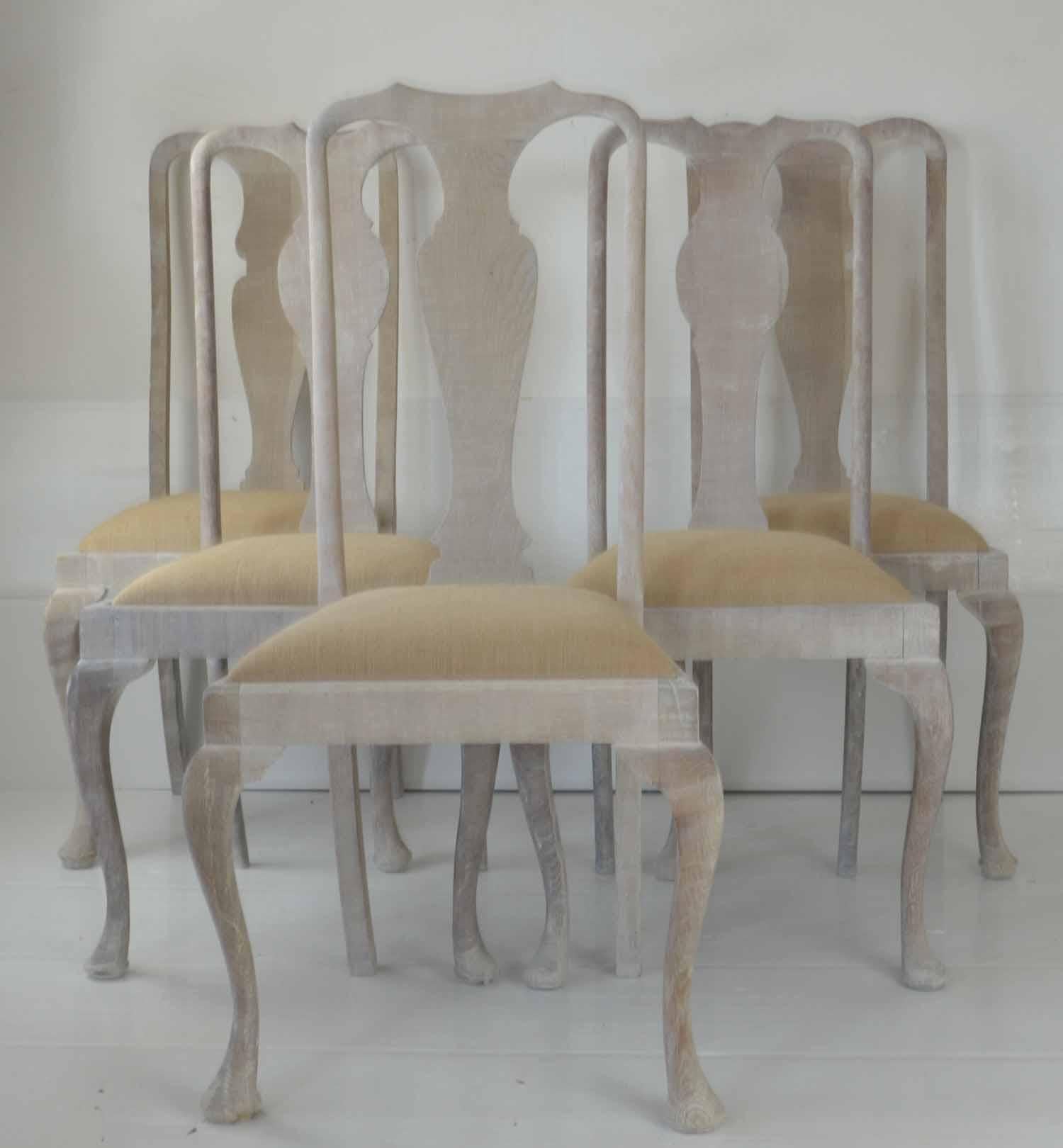 English Harlequin Set of 10 Antique Gustavian Style Urn Back Dining Chairs