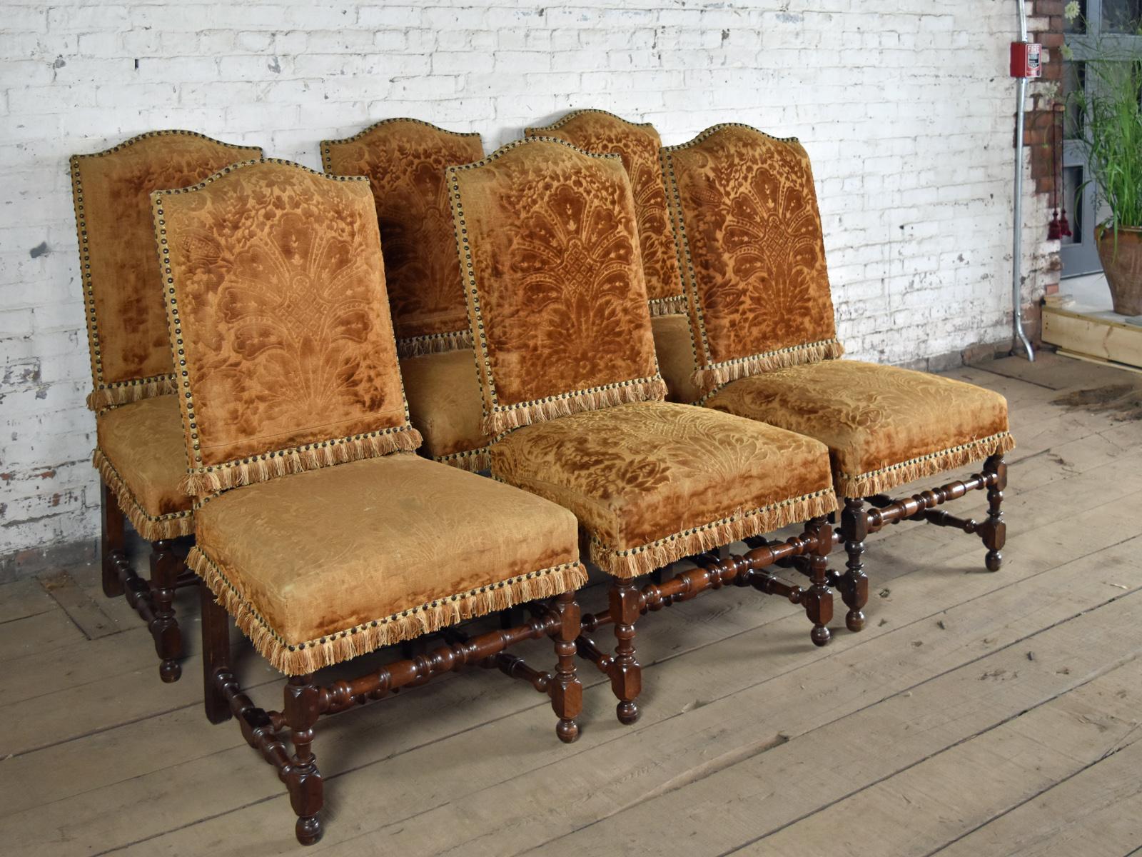 Harlequin Set of 12 French Louis XIII 17th Century Walnut Side Chairs In Good Condition For Sale In Troy, NY