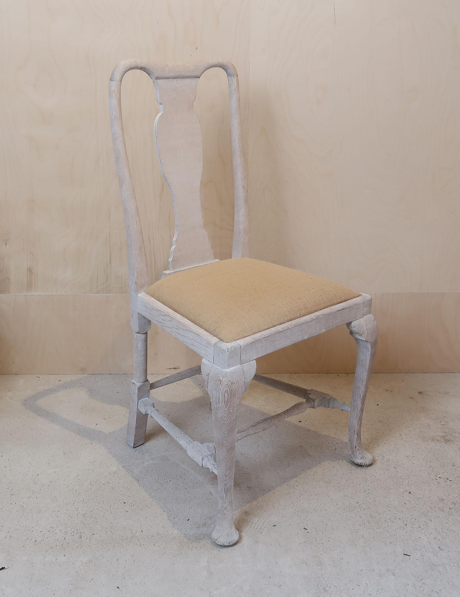 English Harlequin Set of 8 Antique Gustavian Style Urn Back Dining Chairs