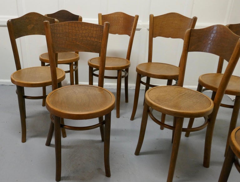 Harlequin Set of 8 French Bistro or Cafe Bentwood Chairs For Sale 2