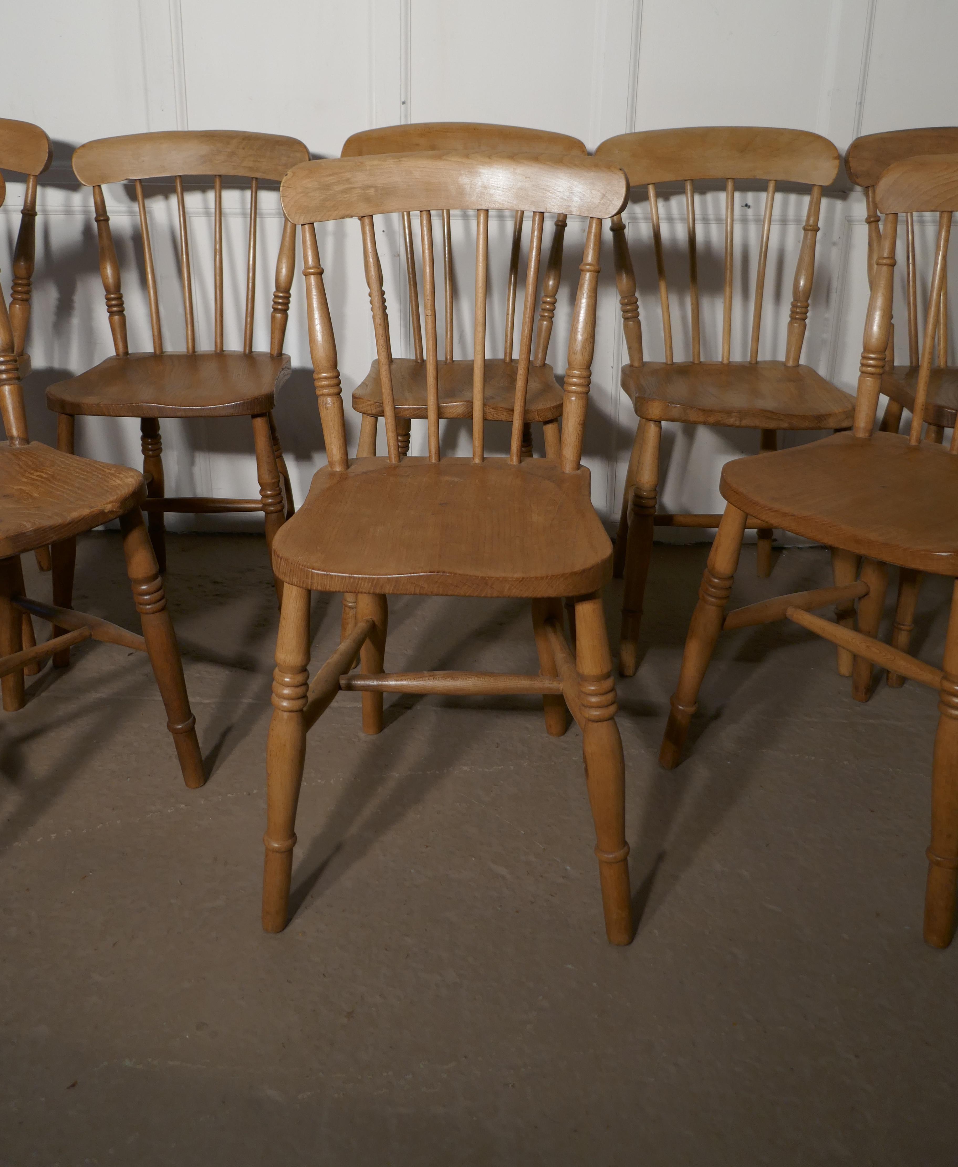 Harlequin Set of 8 Victorian Beech and Elm Country Kitchen Chairs In Good Condition In Chillerton, Isle of Wight