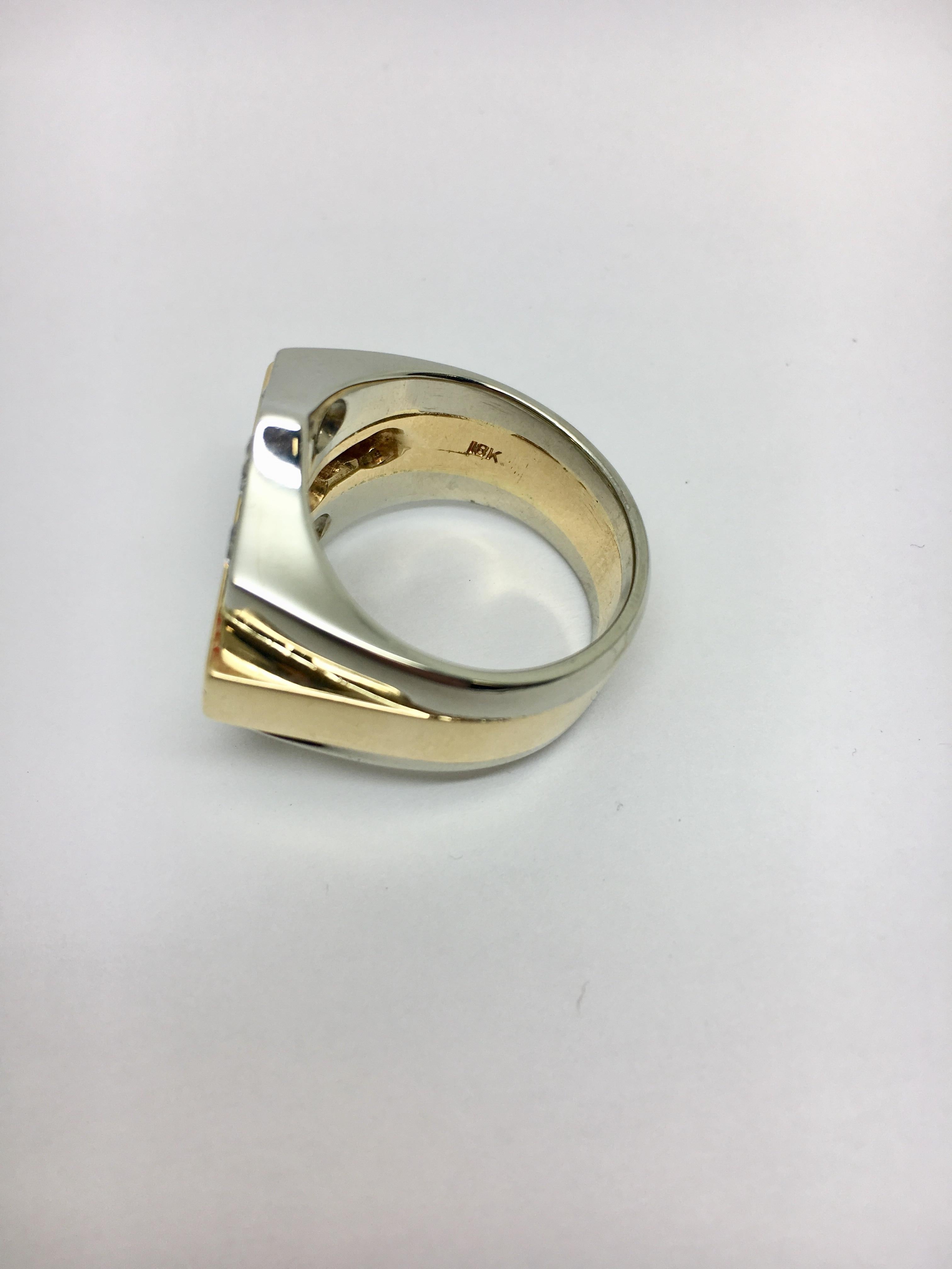 Harley Davidson inspirierter Ring aus 18 Karat Gold mit Diamanten im Zustand „Gut“ im Angebot in Ottawa, Ontario