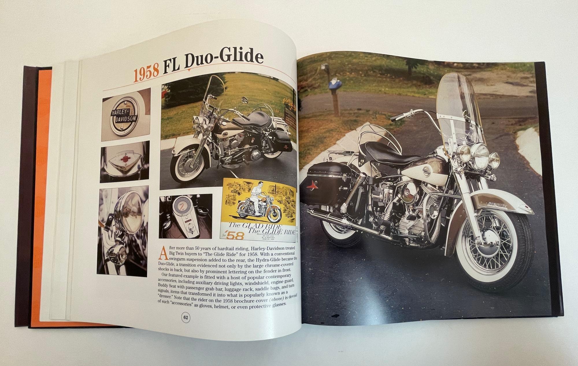 Livre à couverture rigide Harley-Davidson en vente 3