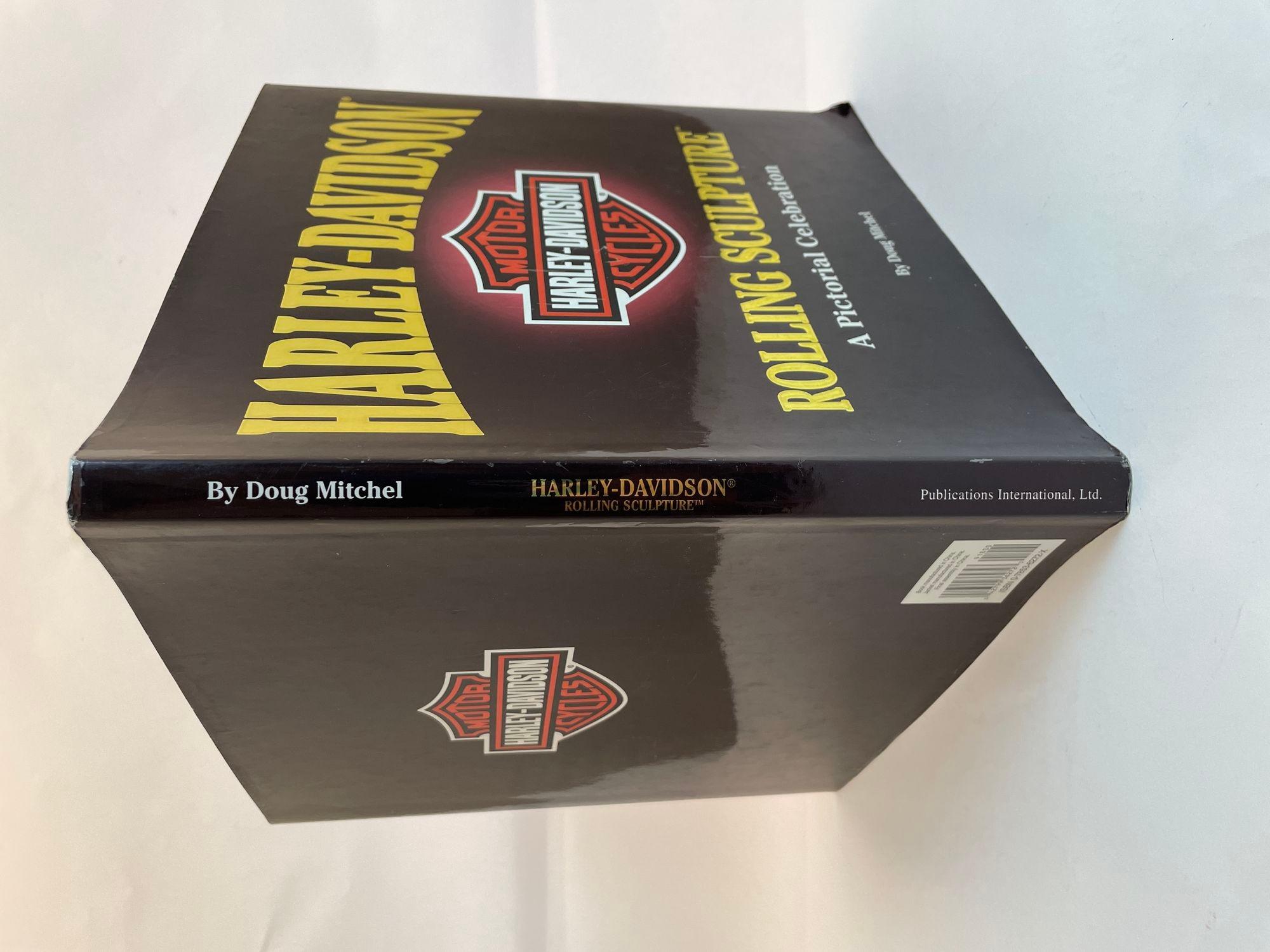 Livre à couverture rigide Harley-Davidson Bon état - En vente à North Hollywood, CA