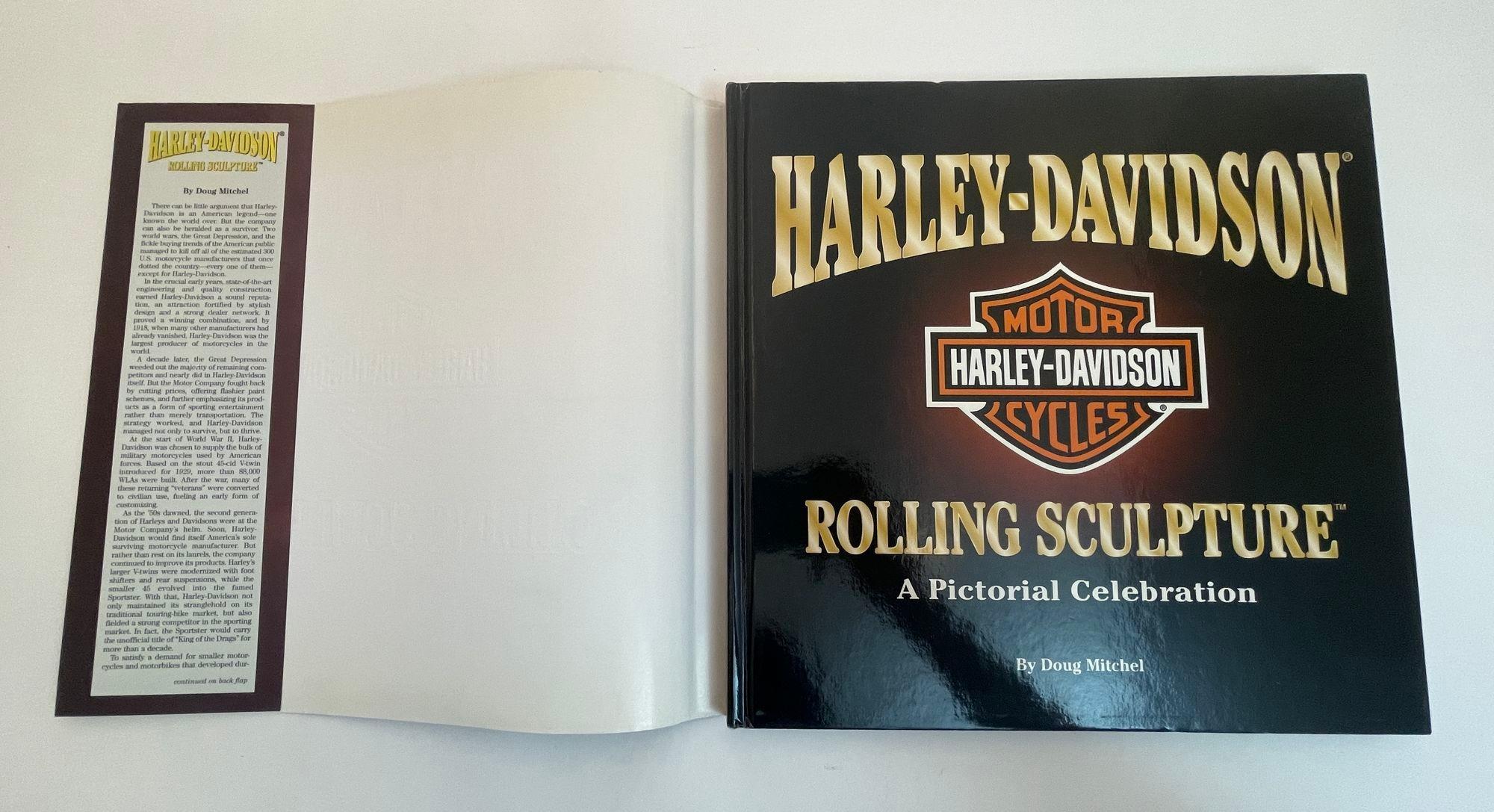 XXIe siècle et contemporain Livre à couverture rigide Harley-Davidson en vente
