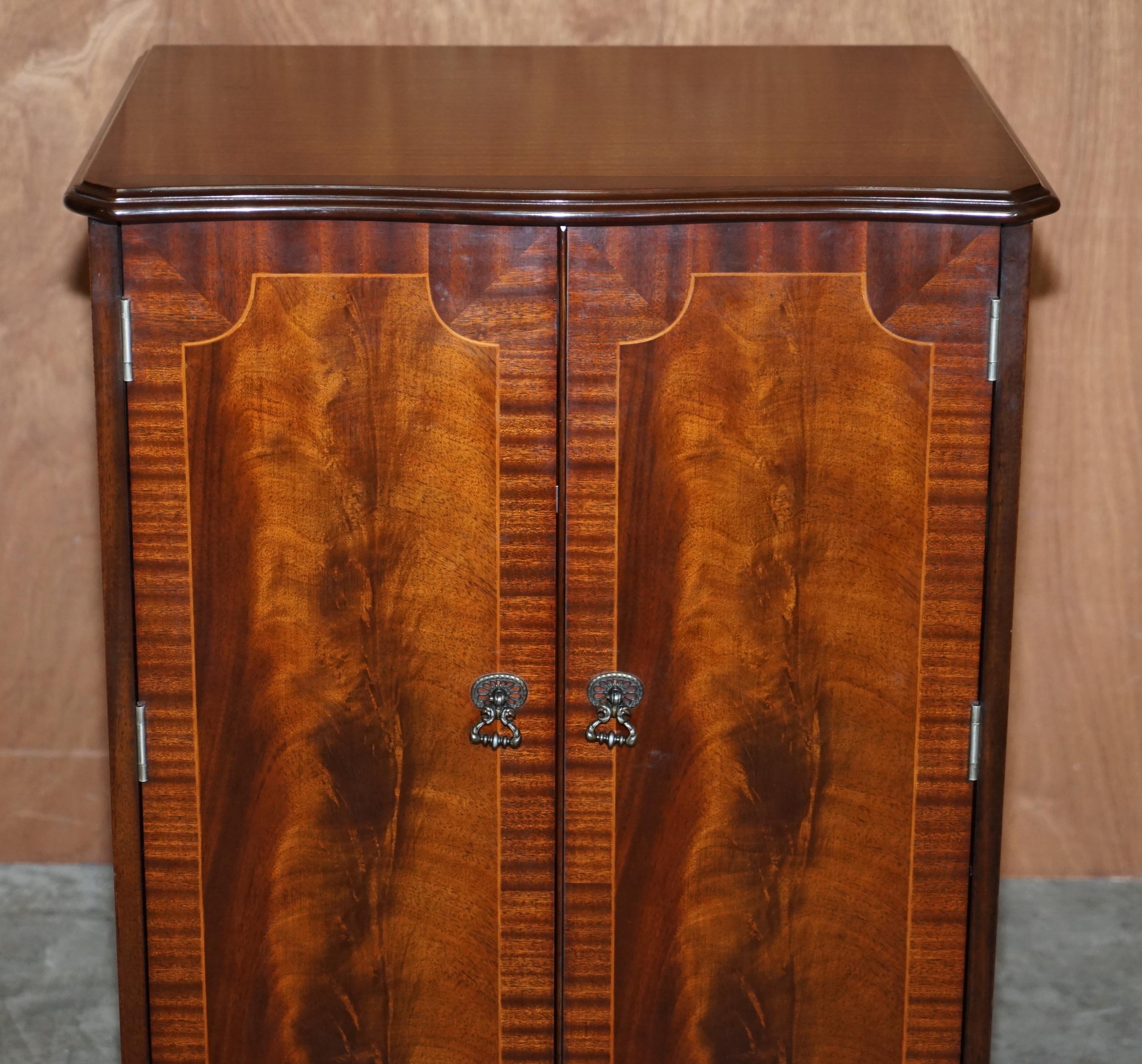 Victorian Harlow Productions Ltd Vintage Flamed Hardwood Record Player Cabinet Cupboard
