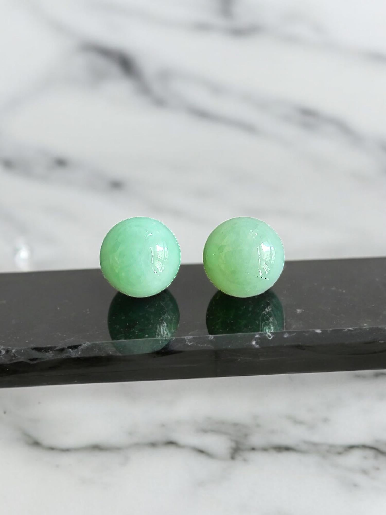 Harmony - Boucles d'oreilles perlées en A-Jade vert de Birmanie 10 mm (avec or jaune 18 carats) en vente 2