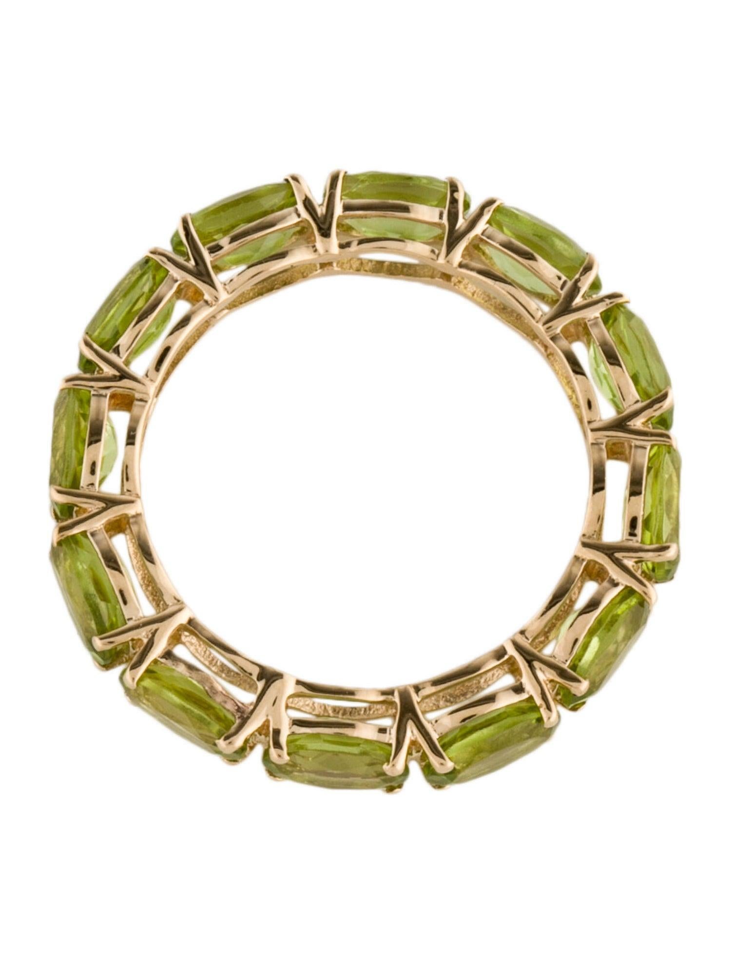 Stunning 14K Peridot Eternity Band Ring - Size 8  Luxurious Gemstone Jewelry In New Condition In Holtsville, NY