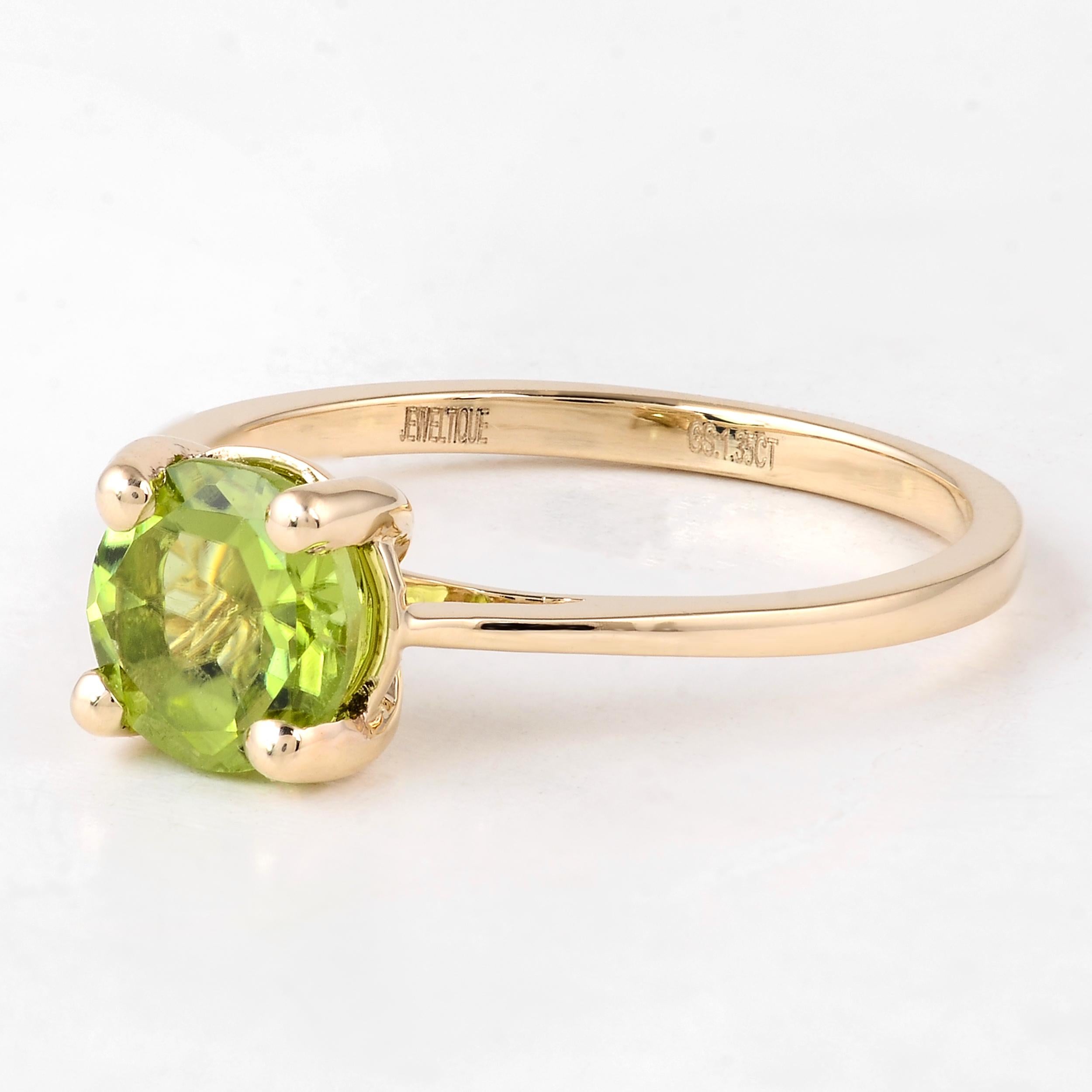 Brilliant Cut Chic 14K 1.09ct Peridot Solitaire Cocktail Ring, Size 7 - Statement Jewelry For Sale